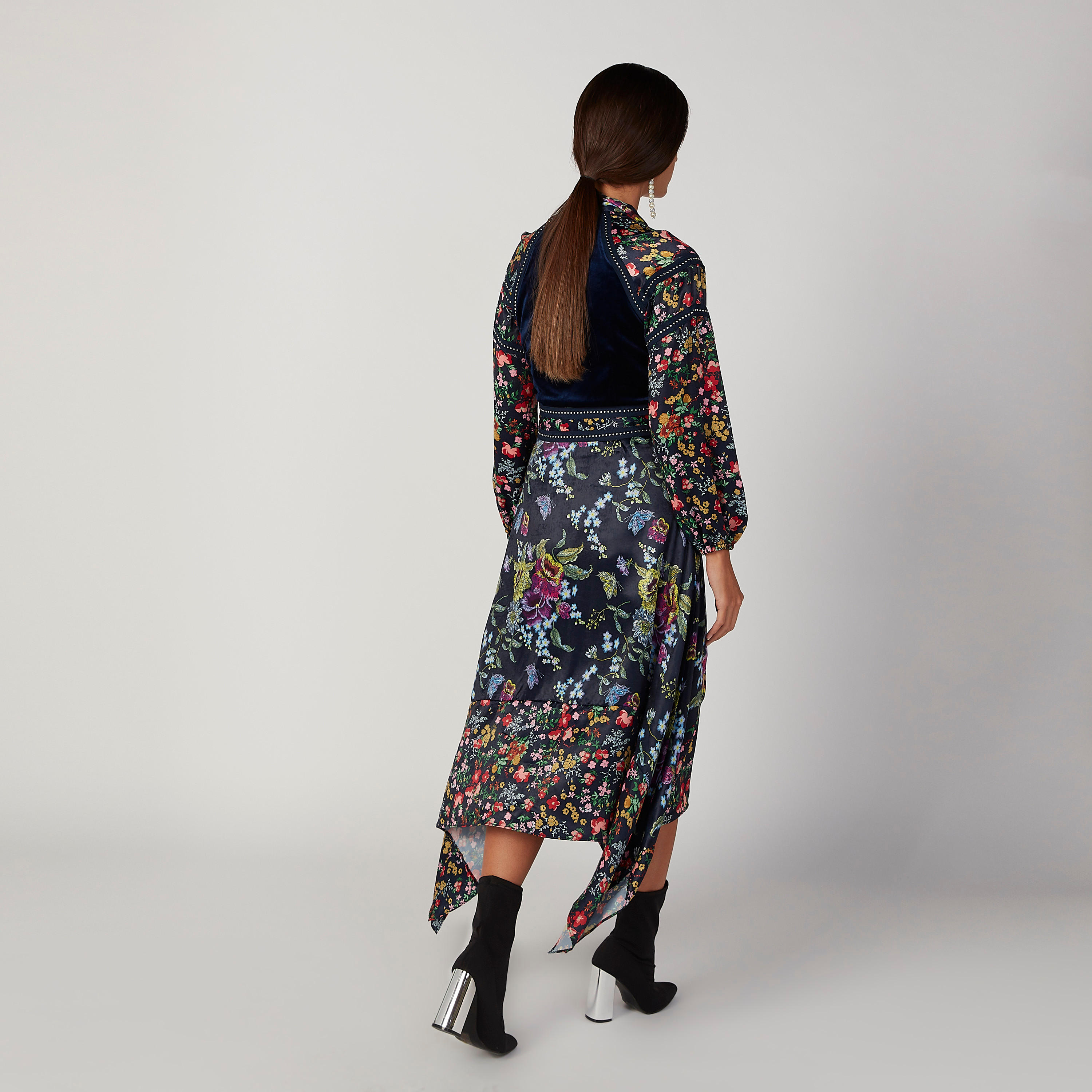فستان غير متماثل بأكمام طويلة وأربطة وطبعات زهرية من آيكونيك-women-clothing-dresses-image-4
