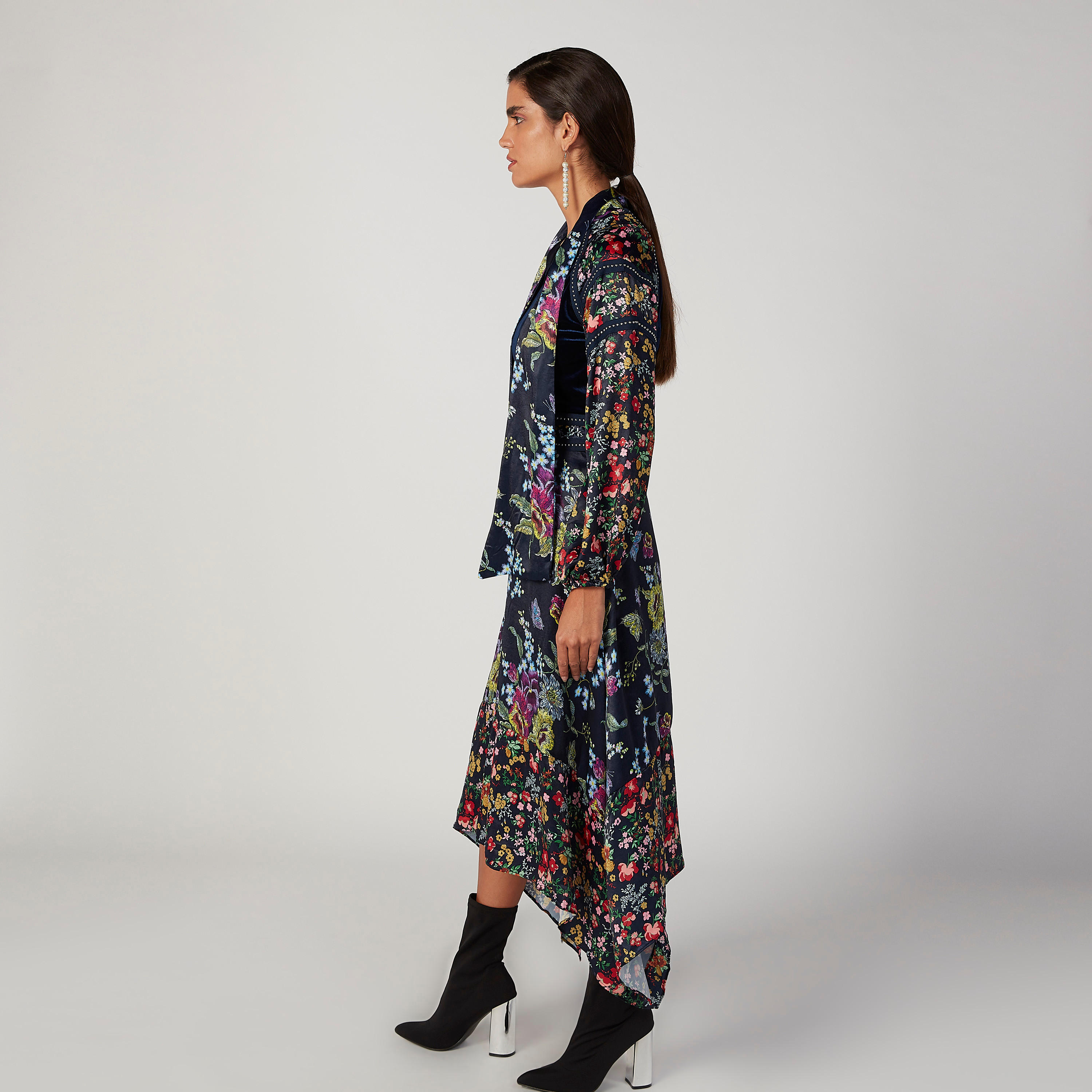 فستان غير متماثل بأكمام طويلة وأربطة وطبعات زهرية من آيكونيك-women-clothing-dresses-image-5
