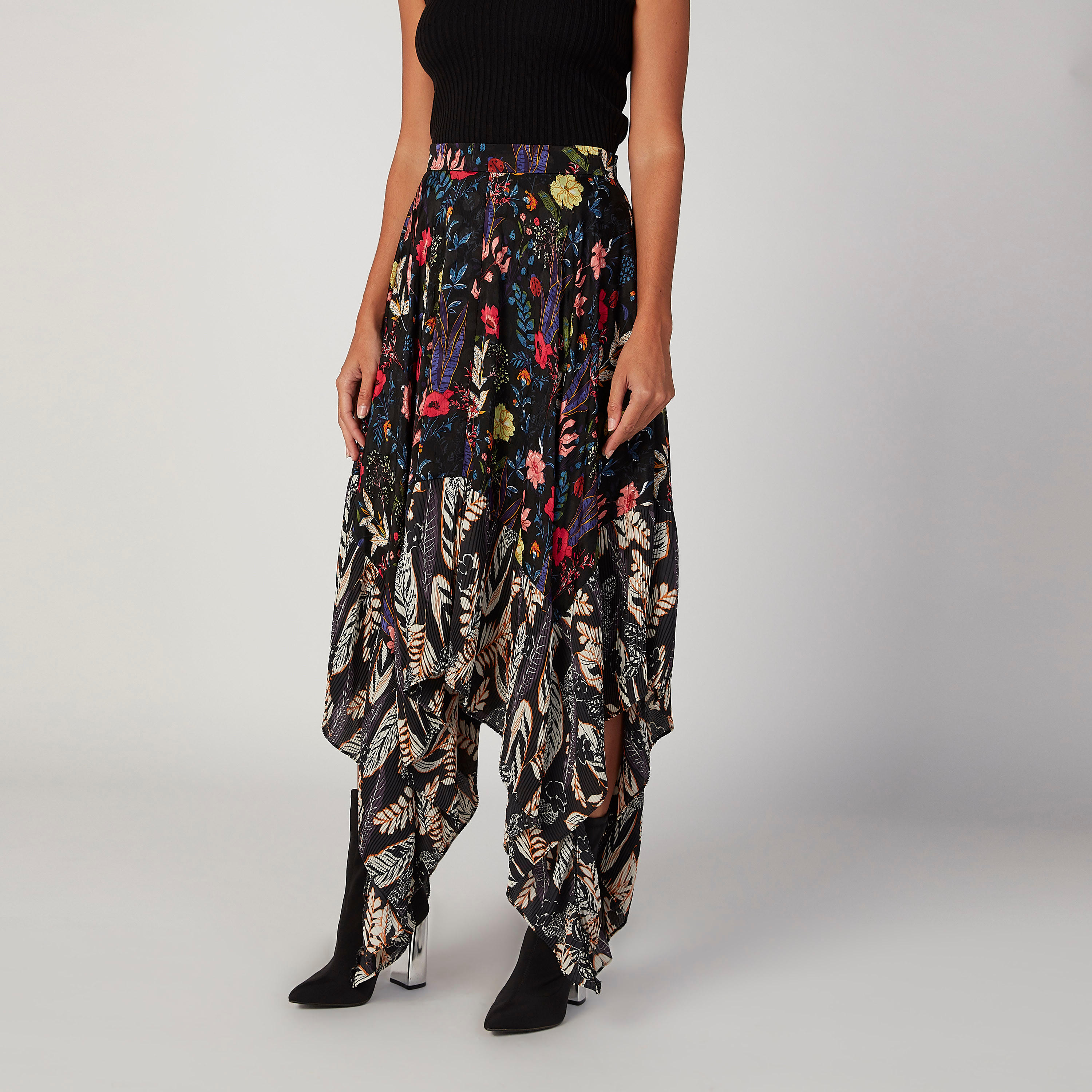 تنورة بقصّة واسعة وخصر متوسط الارتفاع وطبعات زهرية من آيكونيك-women-clothing-bottoms-skirts-image-1