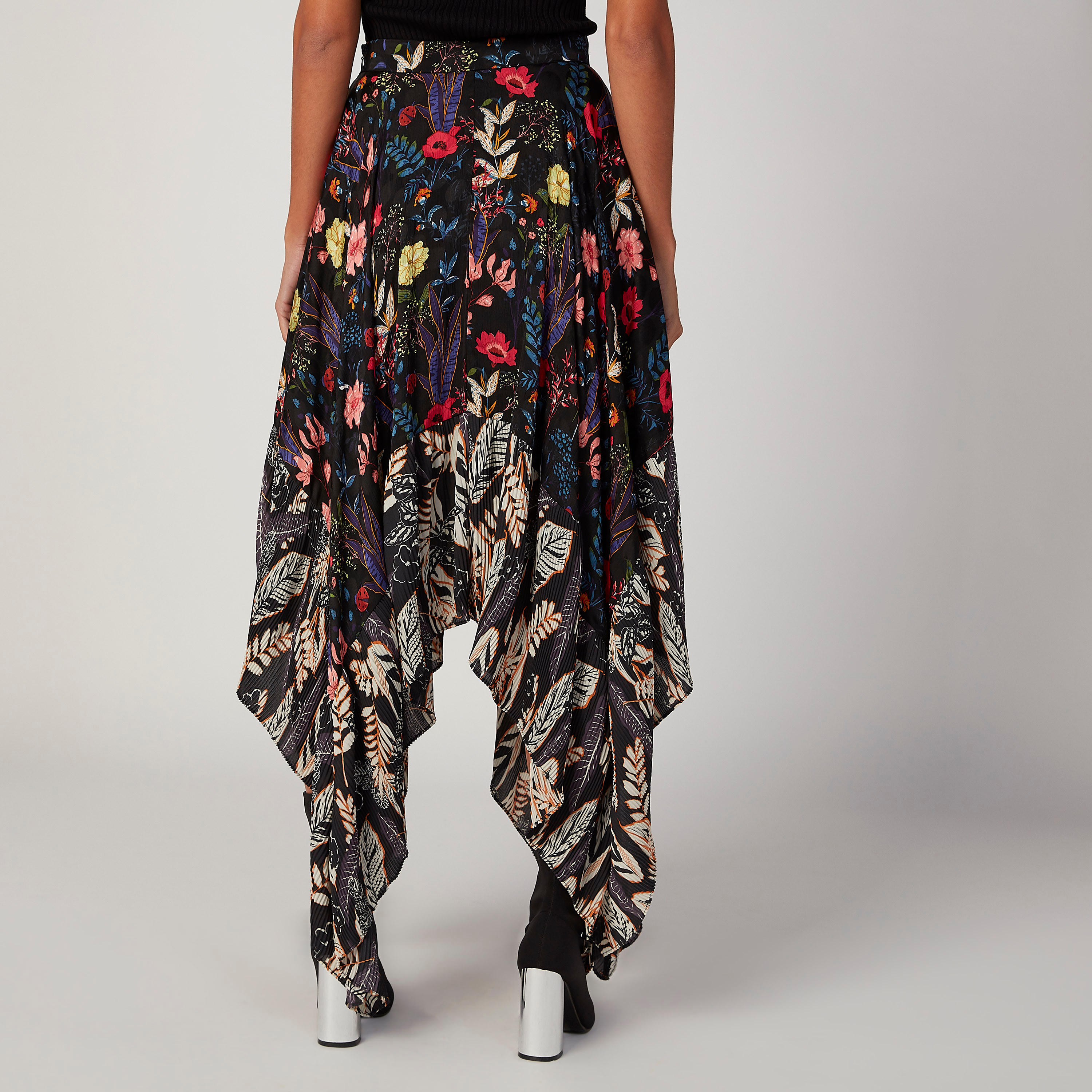 تنورة بقصّة واسعة وخصر متوسط الارتفاع وطبعات زهرية من آيكونيك-women-clothing-bottoms-skirts-image-4