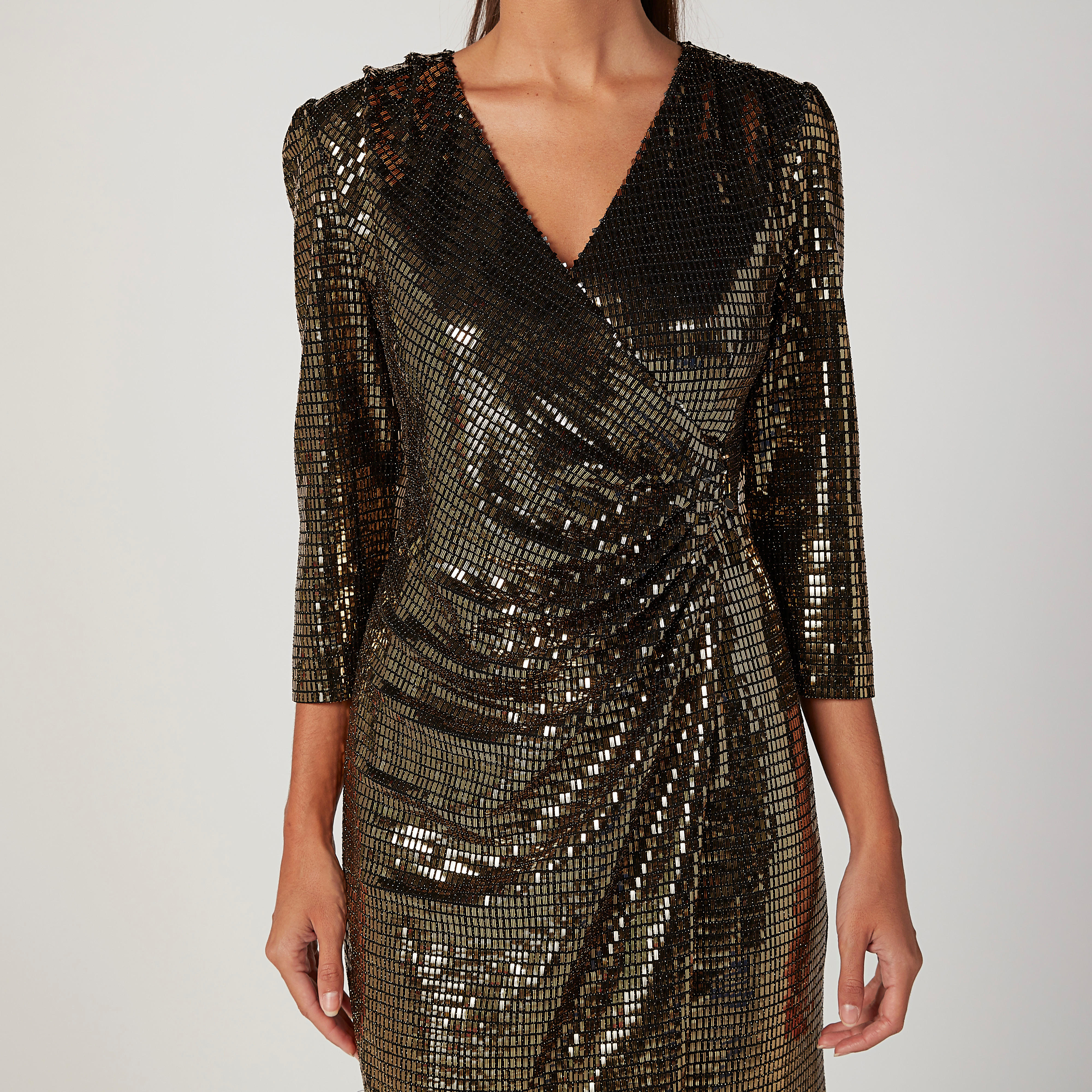 فستان ميدي ملفوف مزيّن بياقة V وأكمام 3/4 من آيكونيك-women-clothing-dresses-image-3