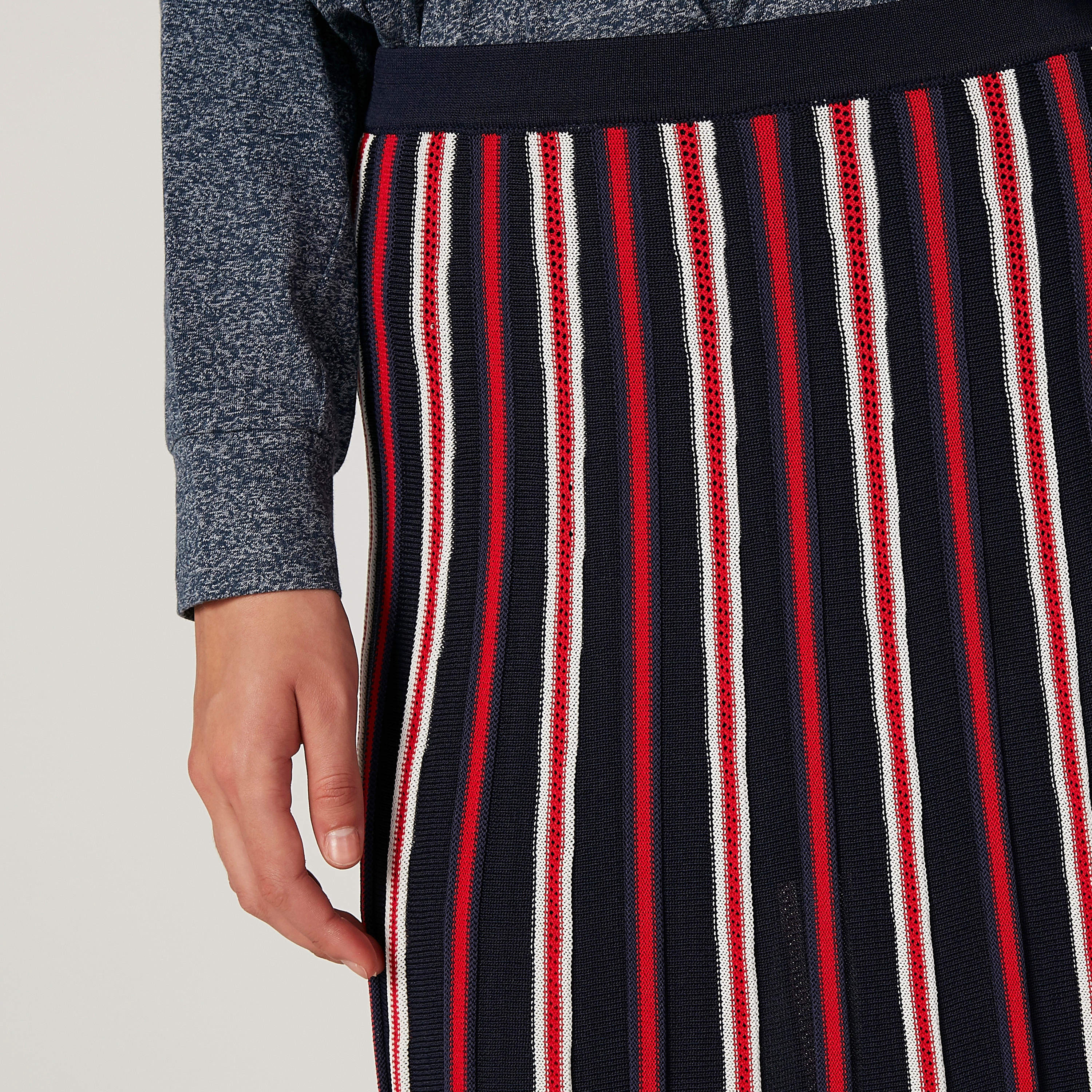 تنورة طويلة إيه لاين مخططة بخصر مطّاطي من آيكونيك-women-clothing-bottoms-skirts-image-3