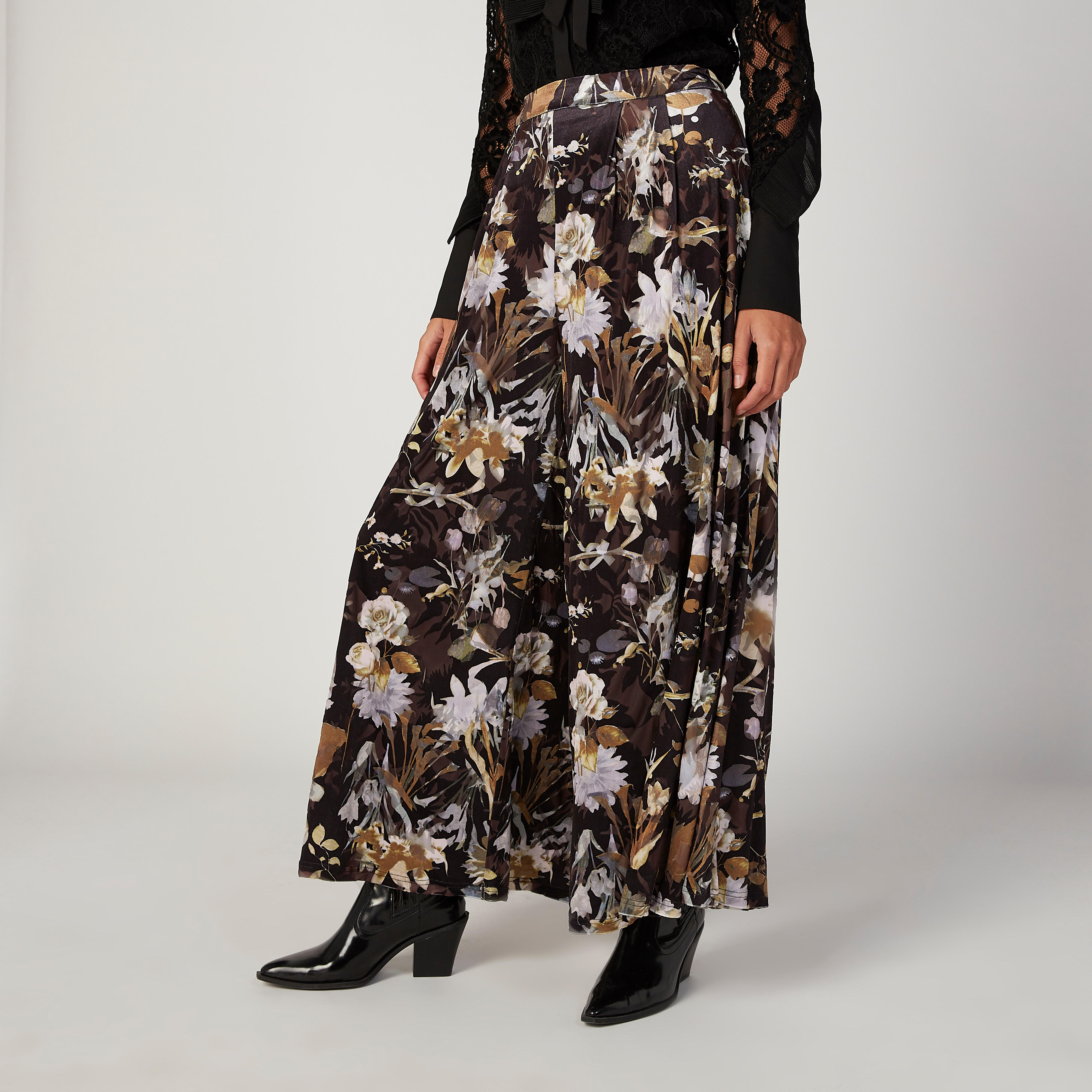 بنطلون بالازو بخصر مرتفع وجيوب وطبعات زهرية من آيكونيك-women-clothing-bottoms-trousers-image-1