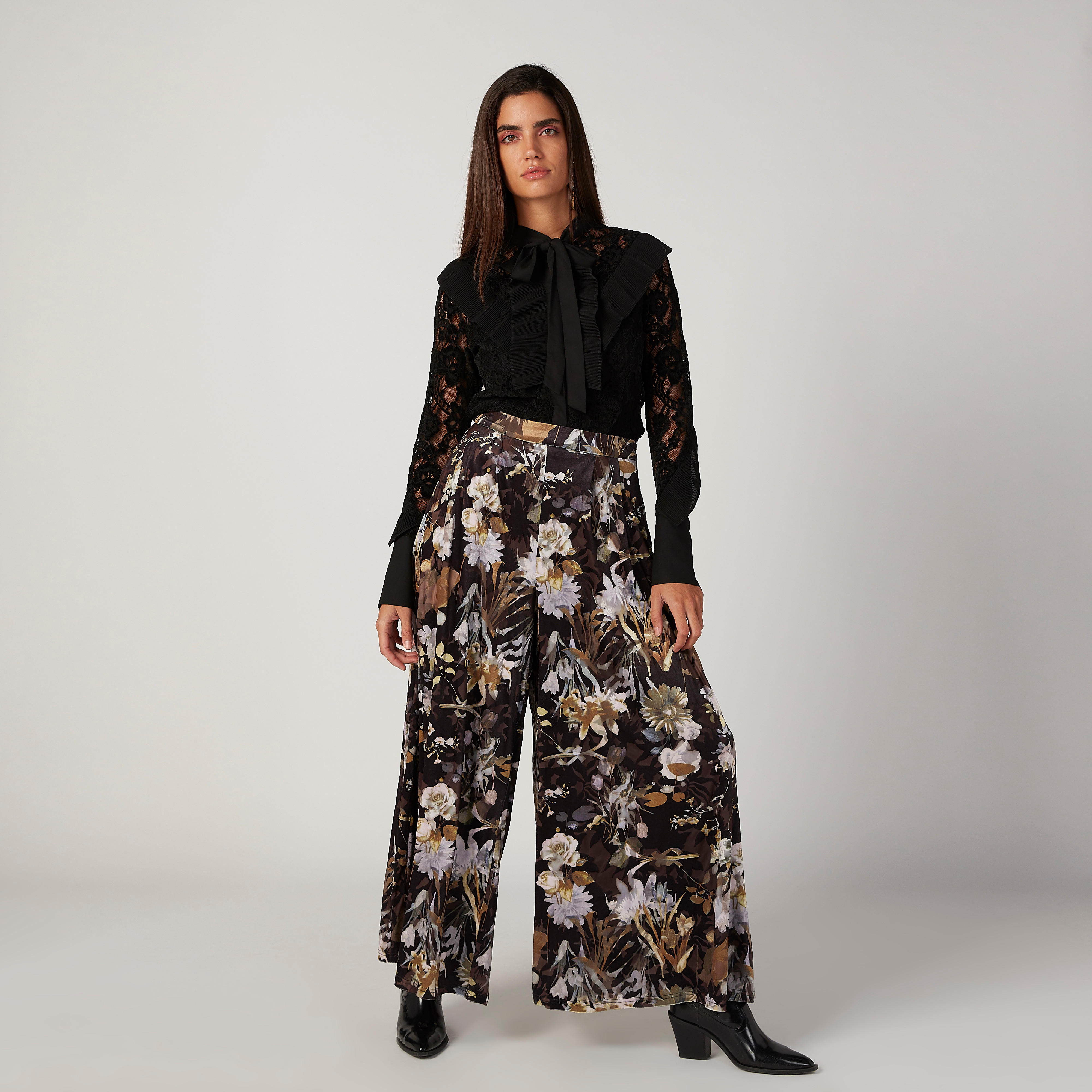 بنطلون بالازو بخصر مرتفع وجيوب وطبعات زهرية من آيكونيك-women-clothing-bottoms-trousers-image-2