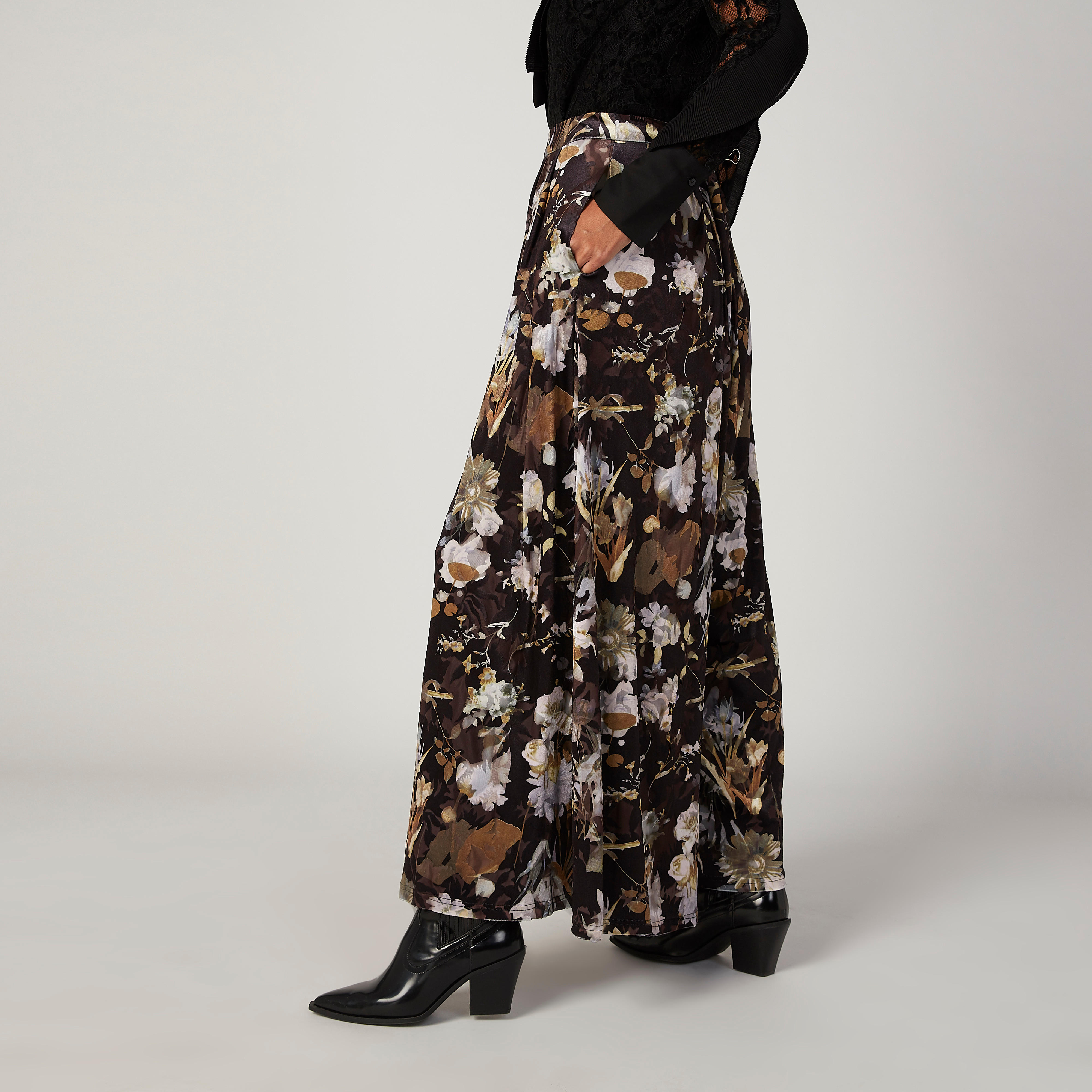 بنطلون بالازو بخصر مرتفع وجيوب وطبعات زهرية من آيكونيك-women-clothing-bottoms-trousers-image-5