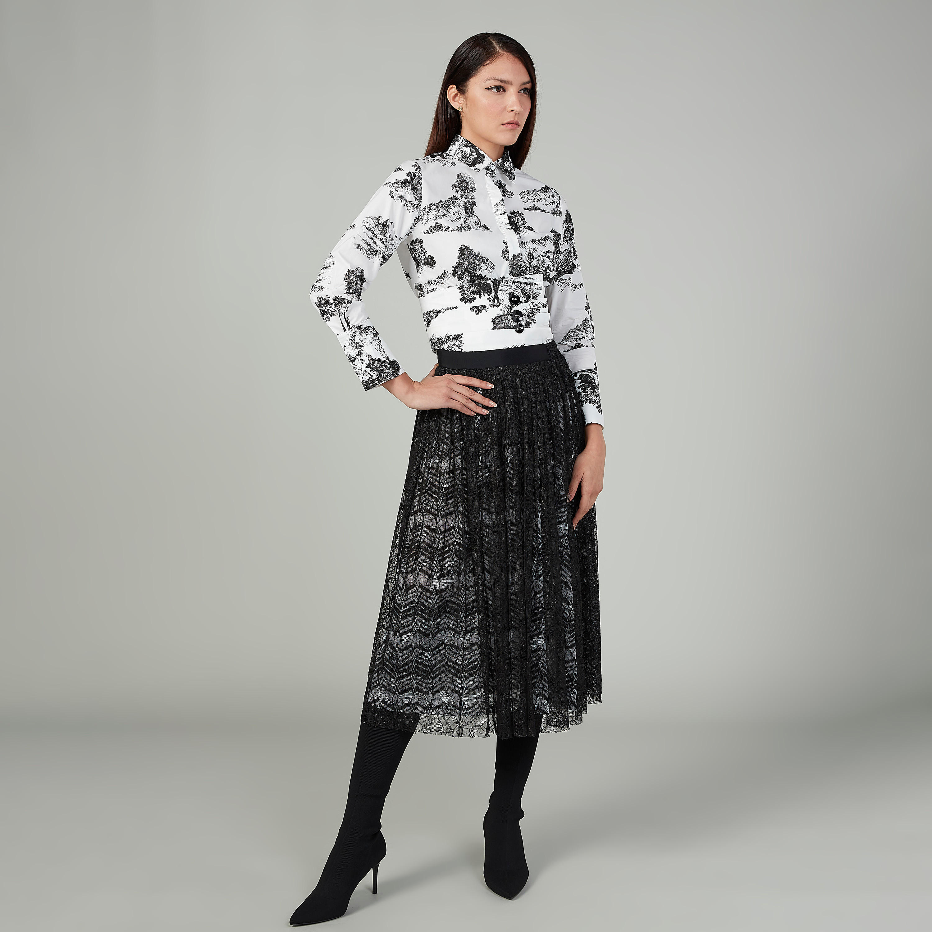 قميص بأكمام طويلة وياقة عاديّة وطبعات من آيكونيك-women-clothing-shirtsandblouses-shirts-image-2