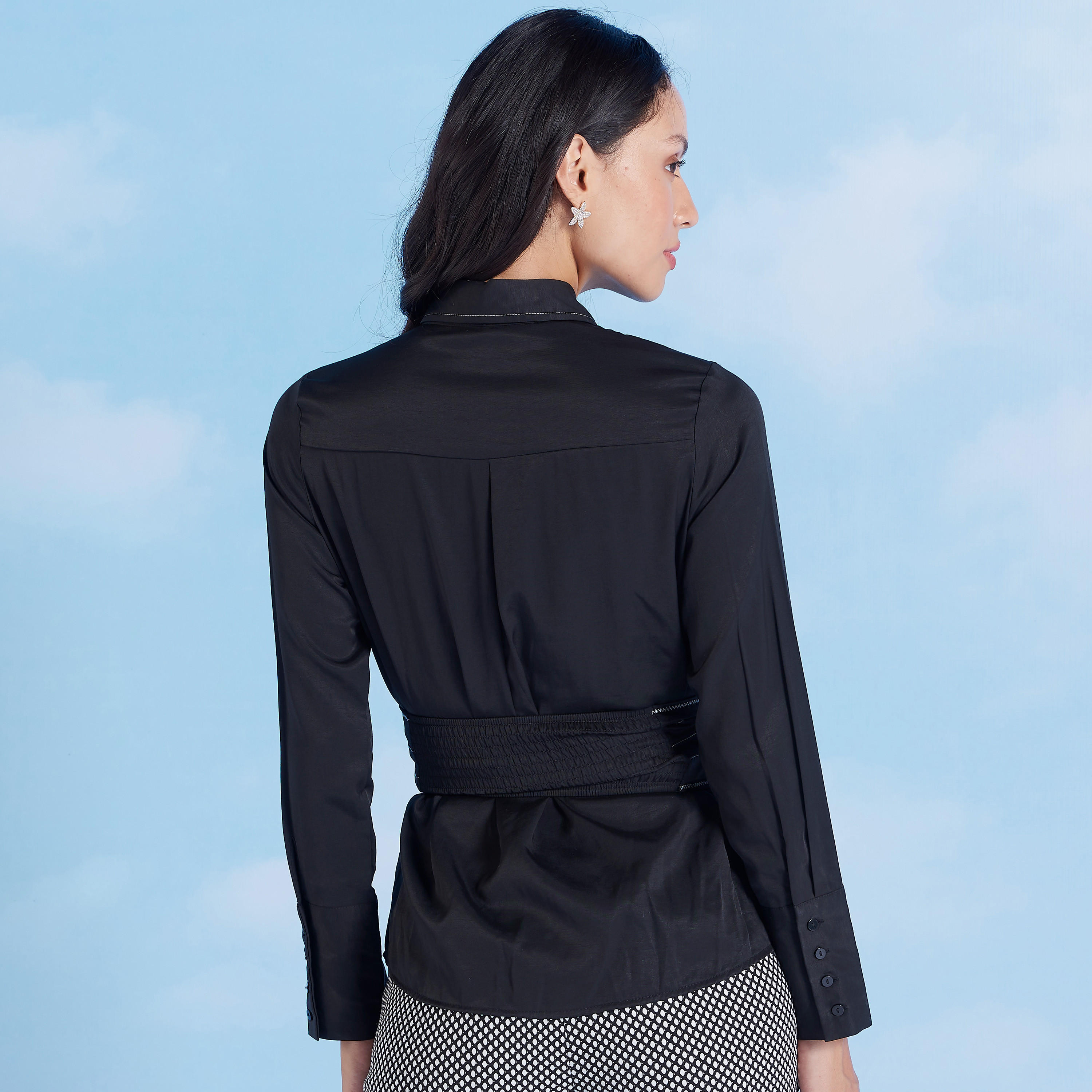 قميص بياقة عادية بأكمام طويلة وحزام متعدد الطبقات من آيكونيك-women-clothing-shirtsandblouses-shirts-image-5