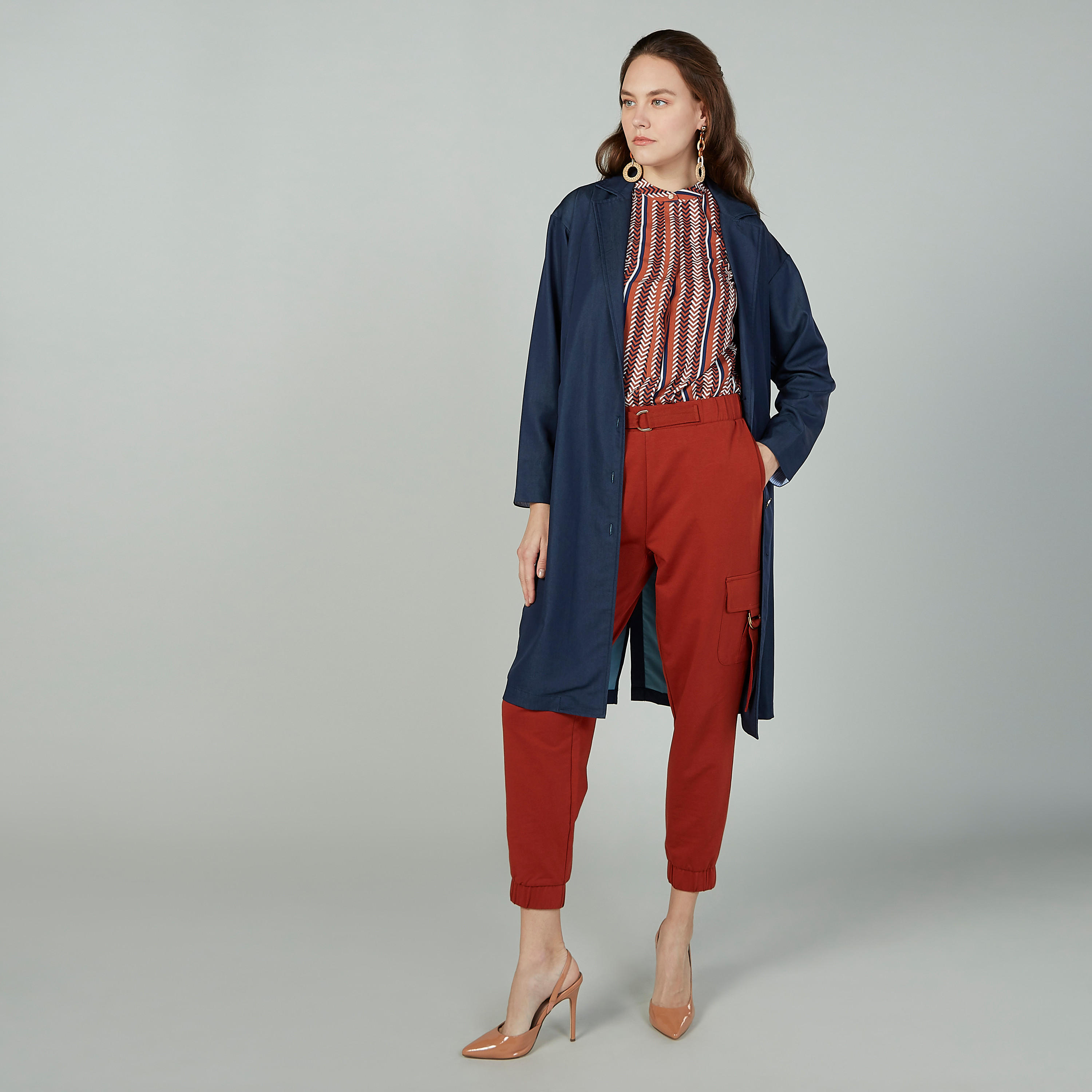 جاكيت سادة بياقة عاديّة وأكمام طويلة-women-winterwear-coatsandjackets-jackets-image-2