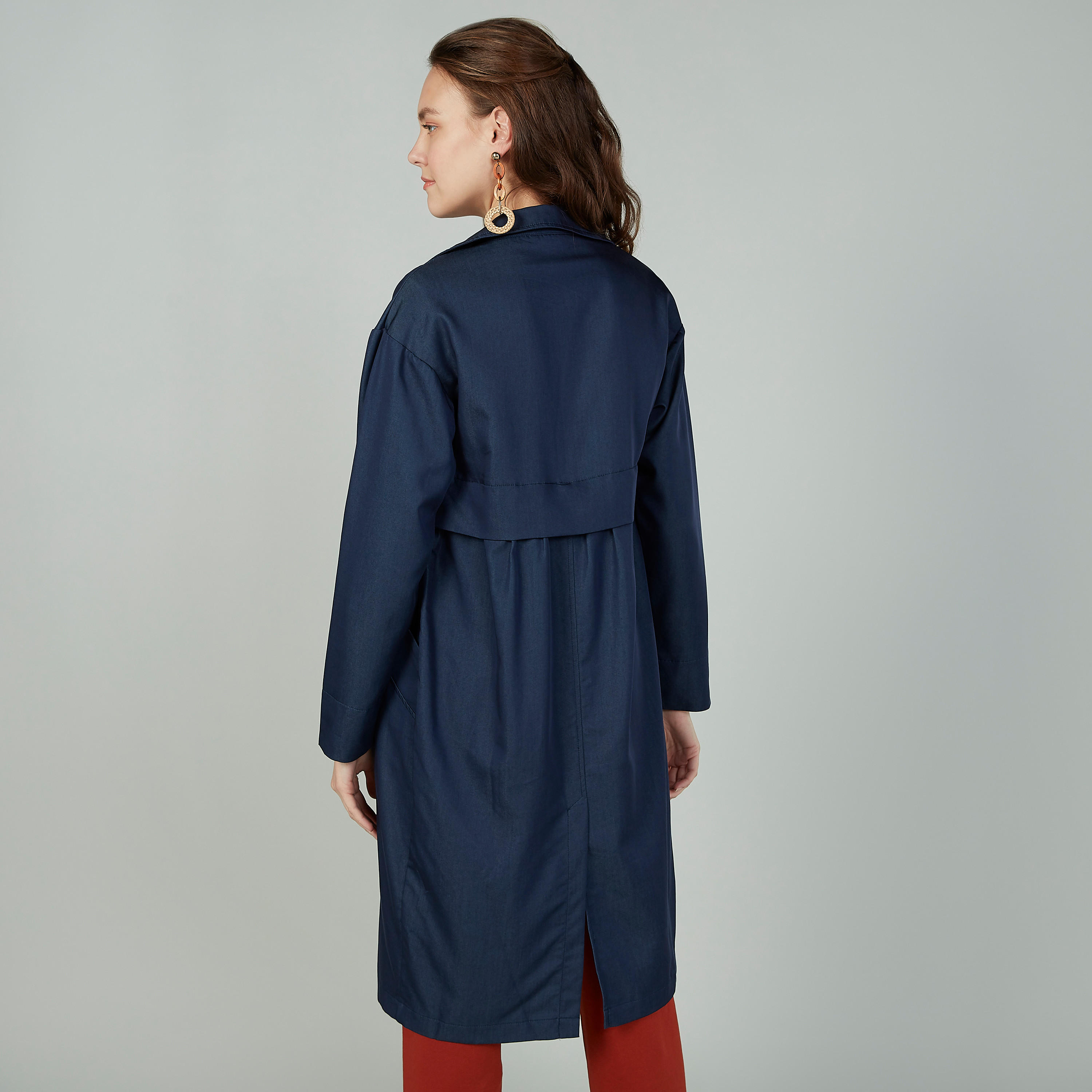 جاكيت سادة بياقة عاديّة وأكمام طويلة-women-winterwear-coatsandjackets-jackets-image-4