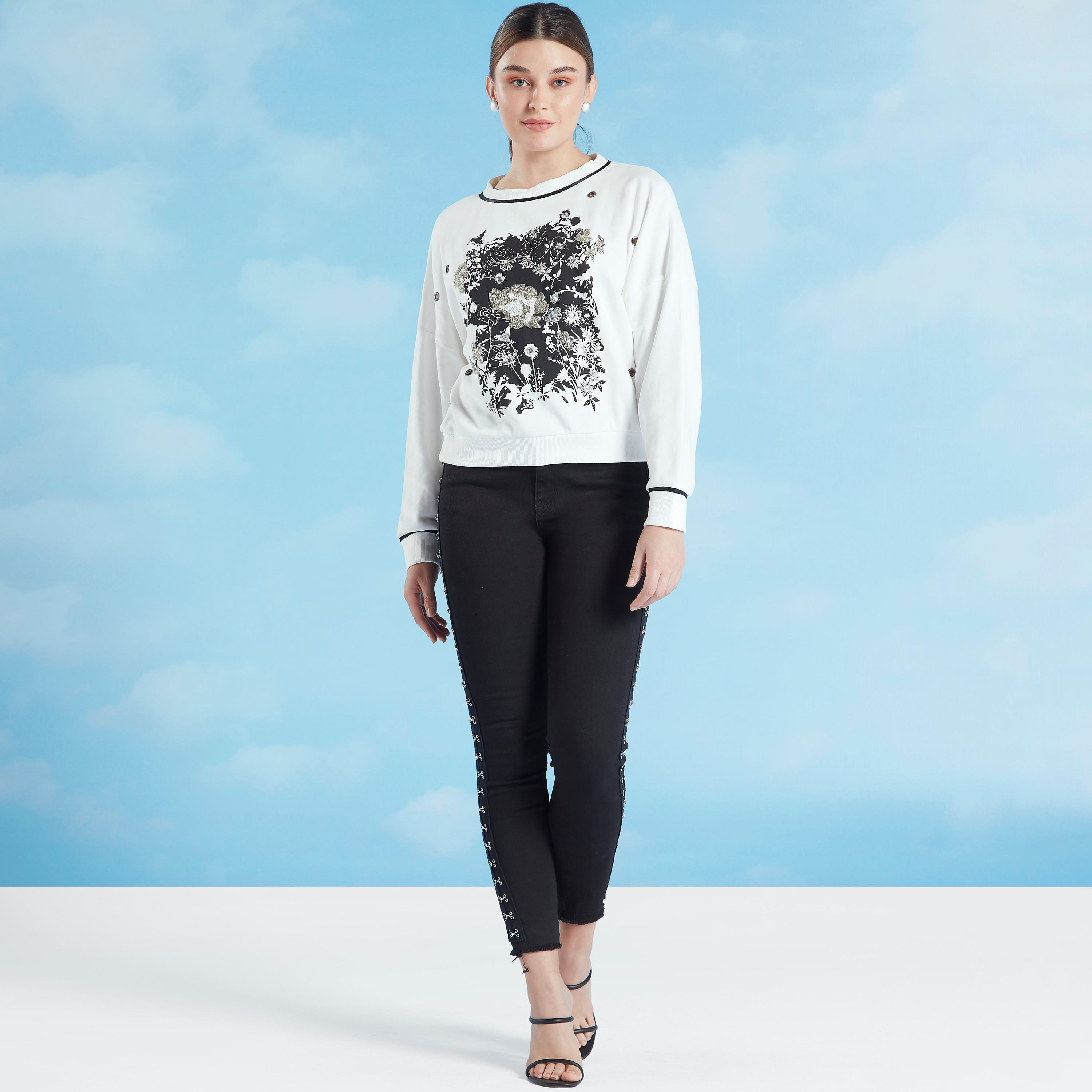 سويت شيرت بياقة مستديرة وأكمام طويلة وطبعات من آيكونيك-women-winterwear-hoodiesandsweatshirts-sweatshirts-image-2