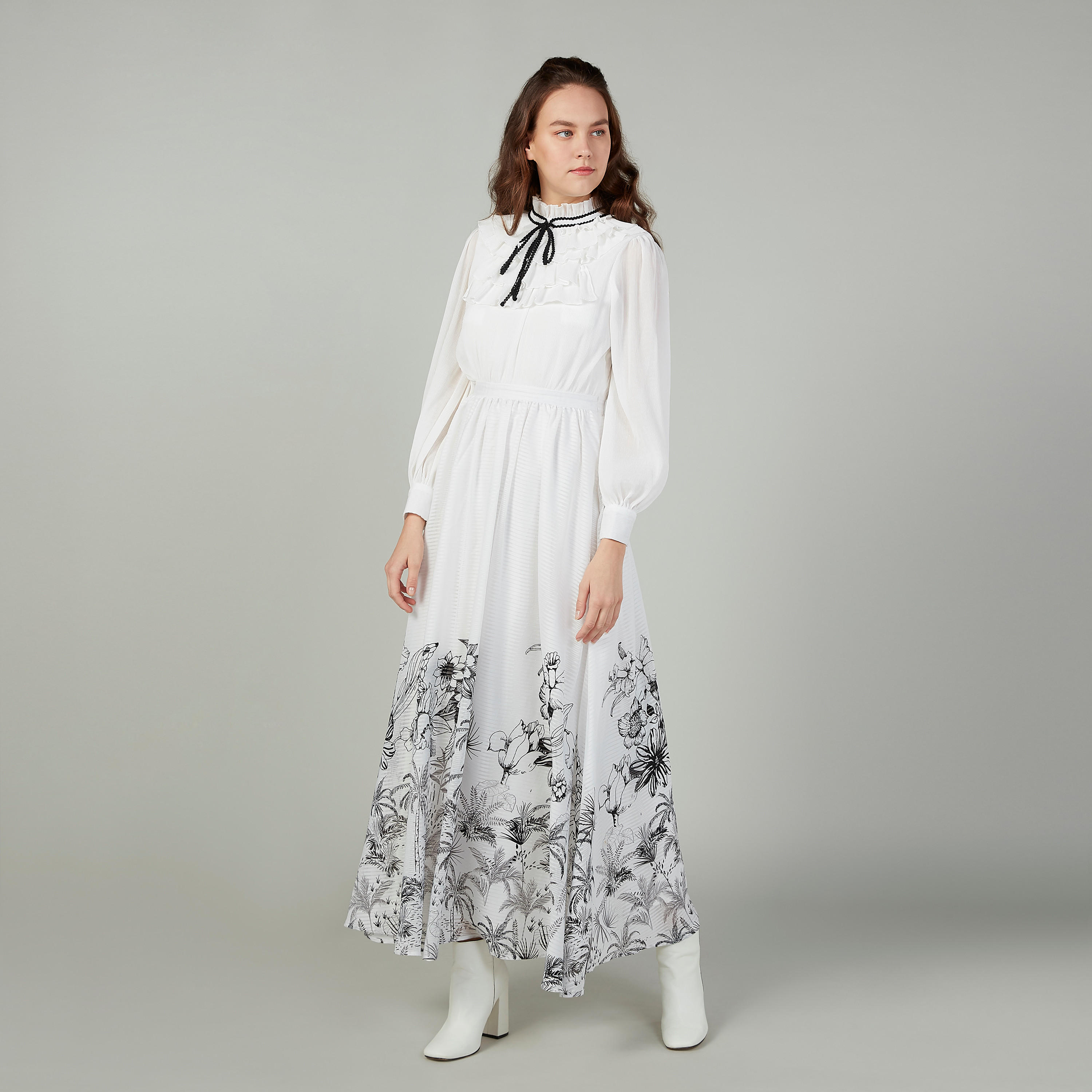 فستان طويل ايه لاين بياقة عالية وأكمام طويلة وطبعات من آيكونيك-women-clothing-dresses-image-1