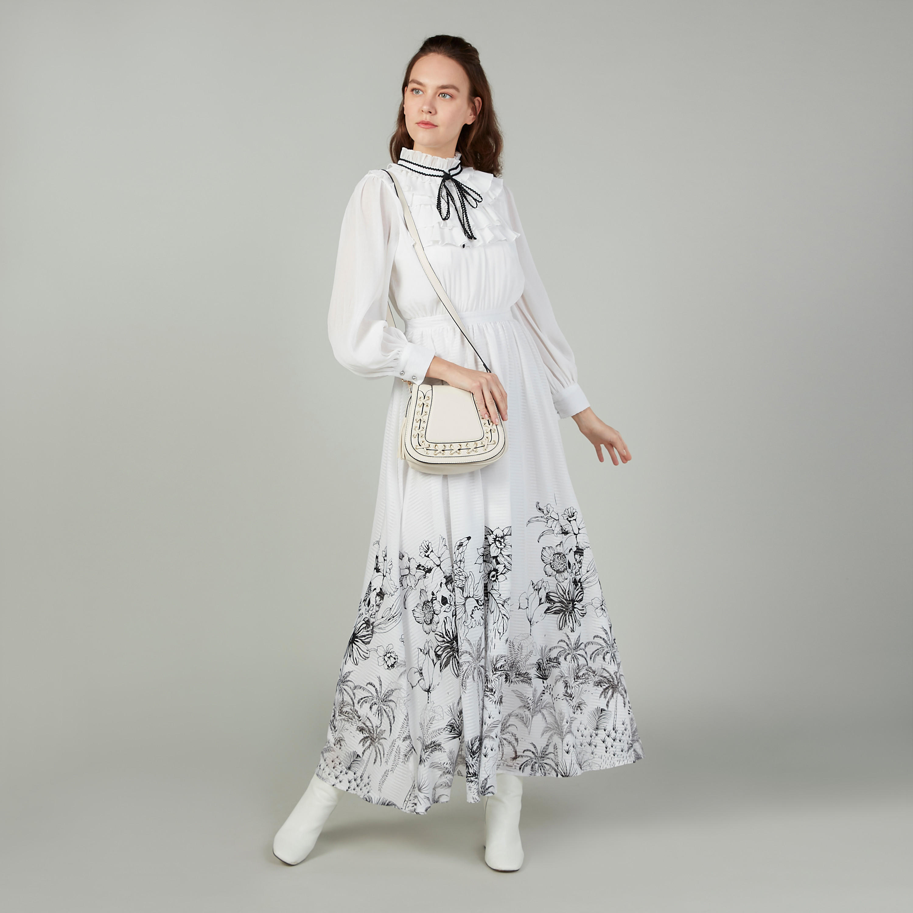 فستان طويل ايه لاين بياقة عالية وأكمام طويلة وطبعات من آيكونيك-women-clothing-dresses-image-2
