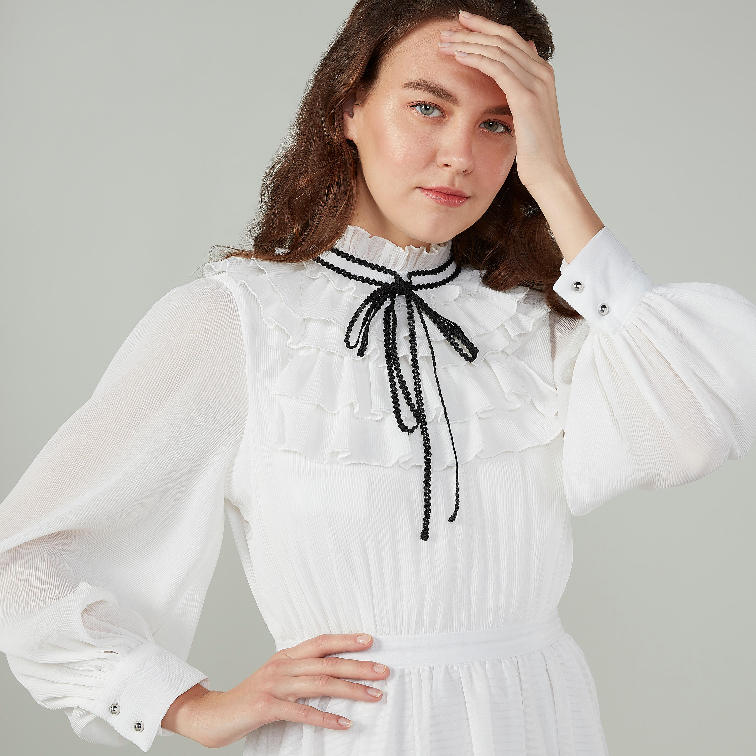 فستان طويل ايه لاين بياقة عالية وأكمام طويلة وطبعات من آيكونيك-women-clothing-dresses-image-3