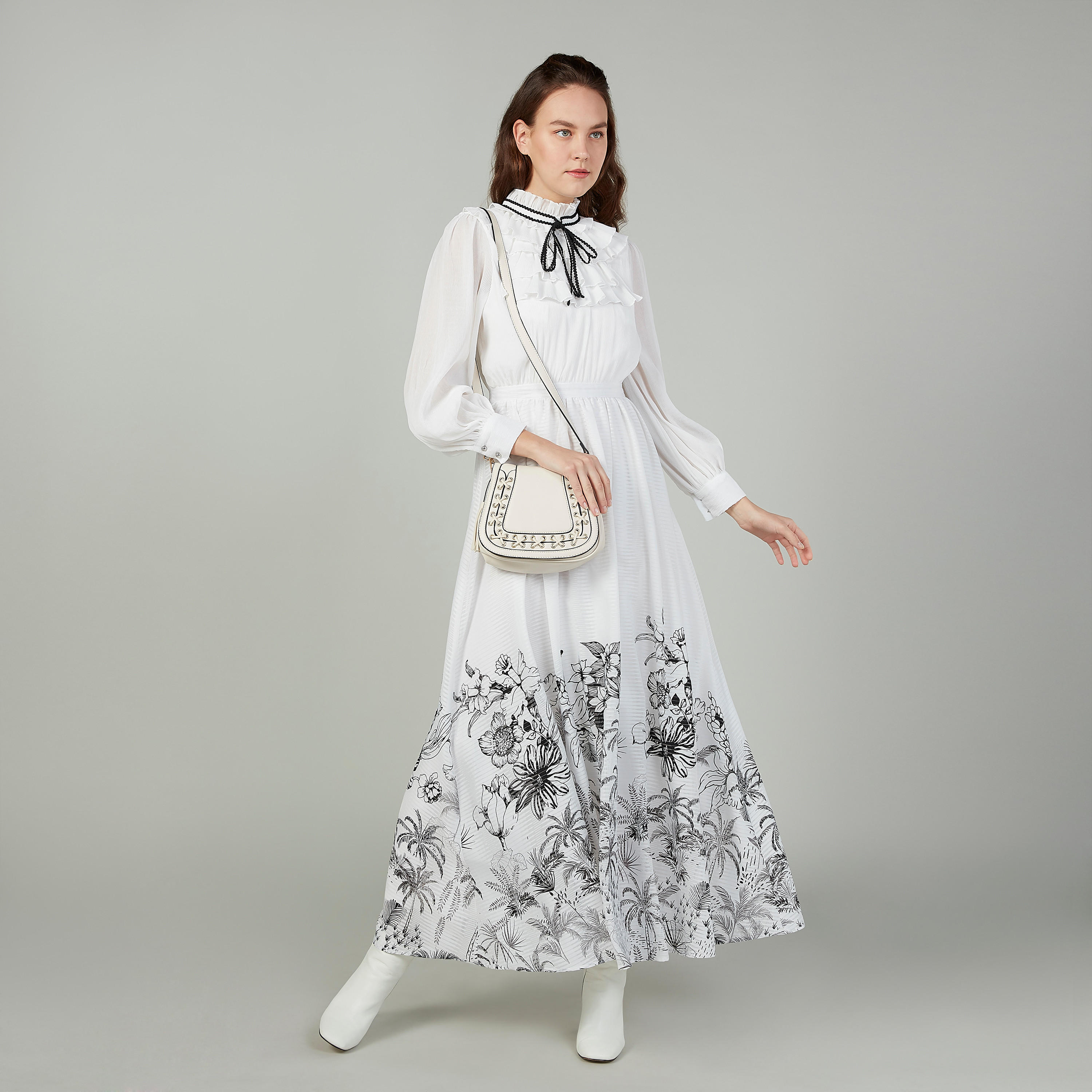 فستان طويل ايه لاين بياقة عالية وأكمام طويلة وطبعات من آيكونيك-women-clothing-dresses-image-5