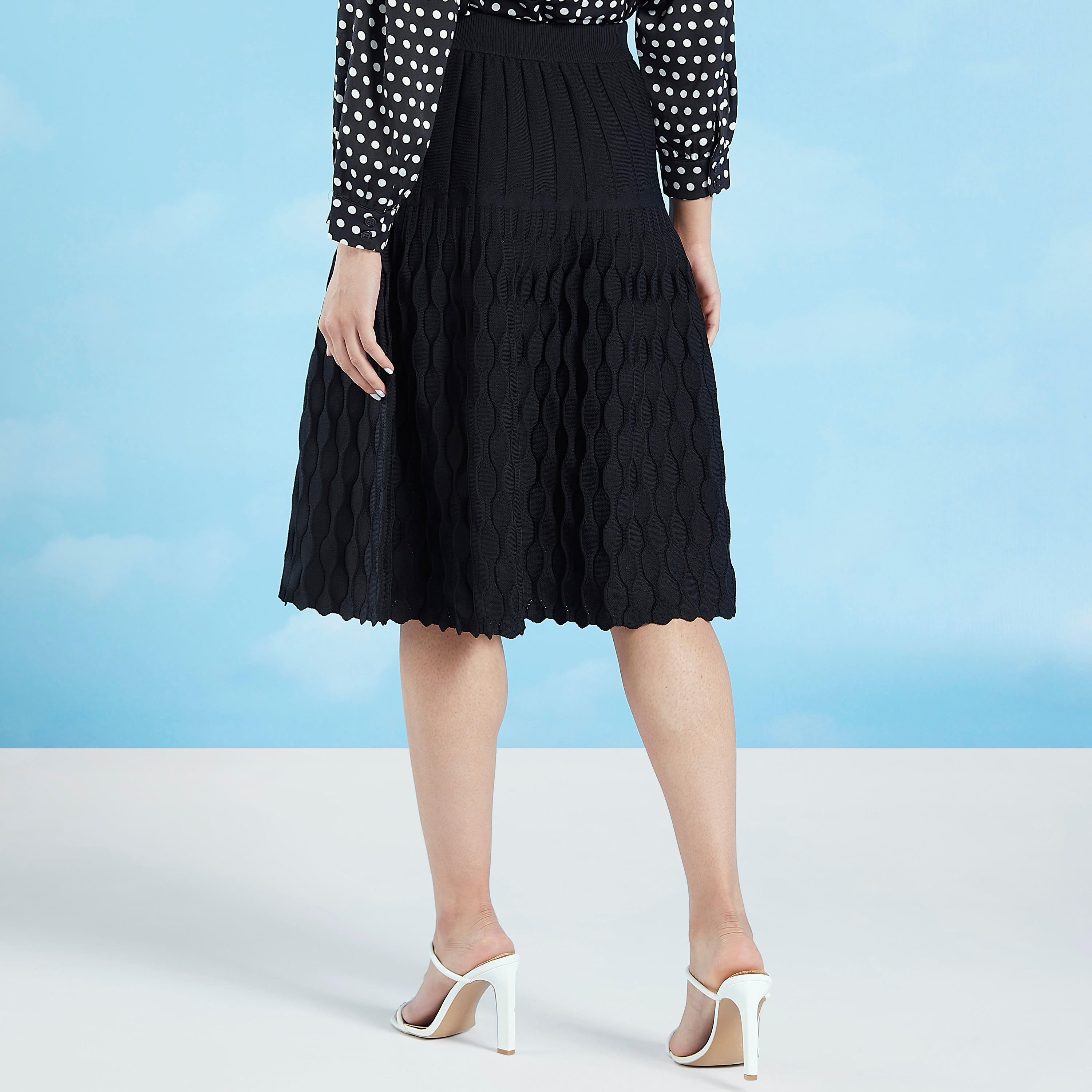 تنورة متوسطة الطول إيه لاين بارزة الملمس بخصر مطّاطي من آيكونيك-women-clothing-bottoms-skirts-image-4