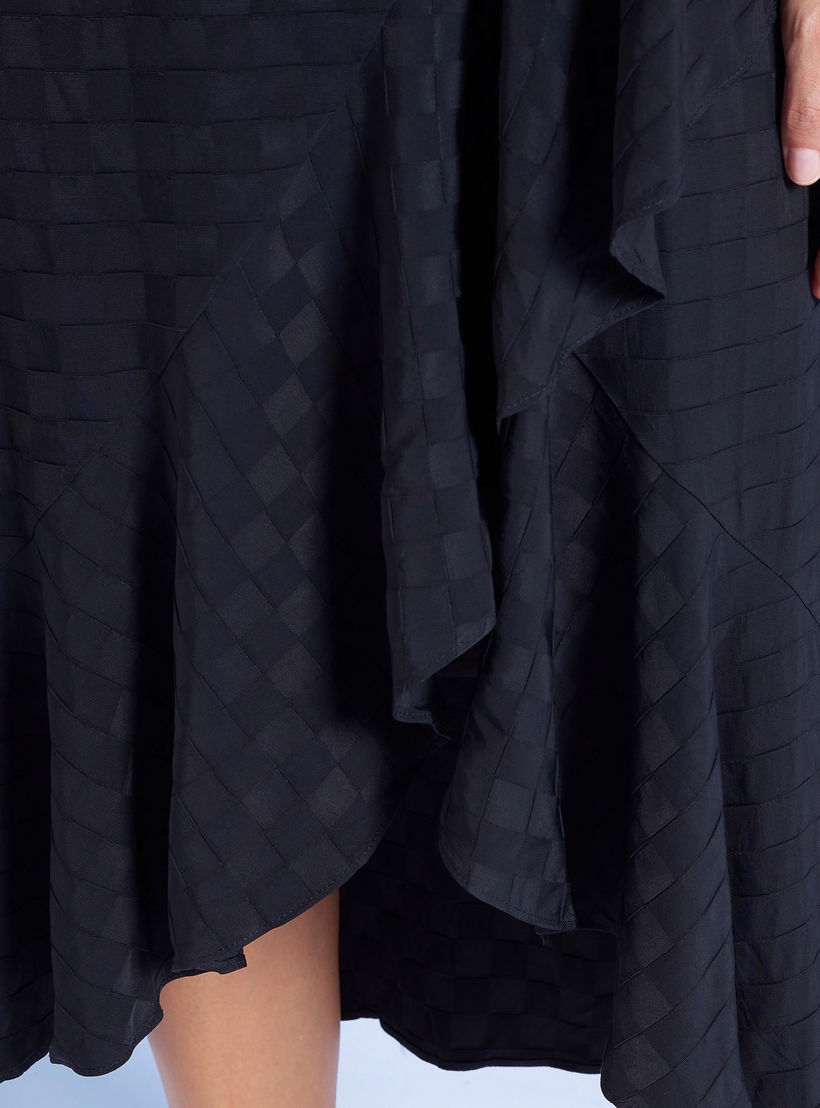 فستان ميدي كاروهات بياقة v وأكمام طويلة وتفاصيل مزينة من آيكونيك-women-clothing-dresses-image-6