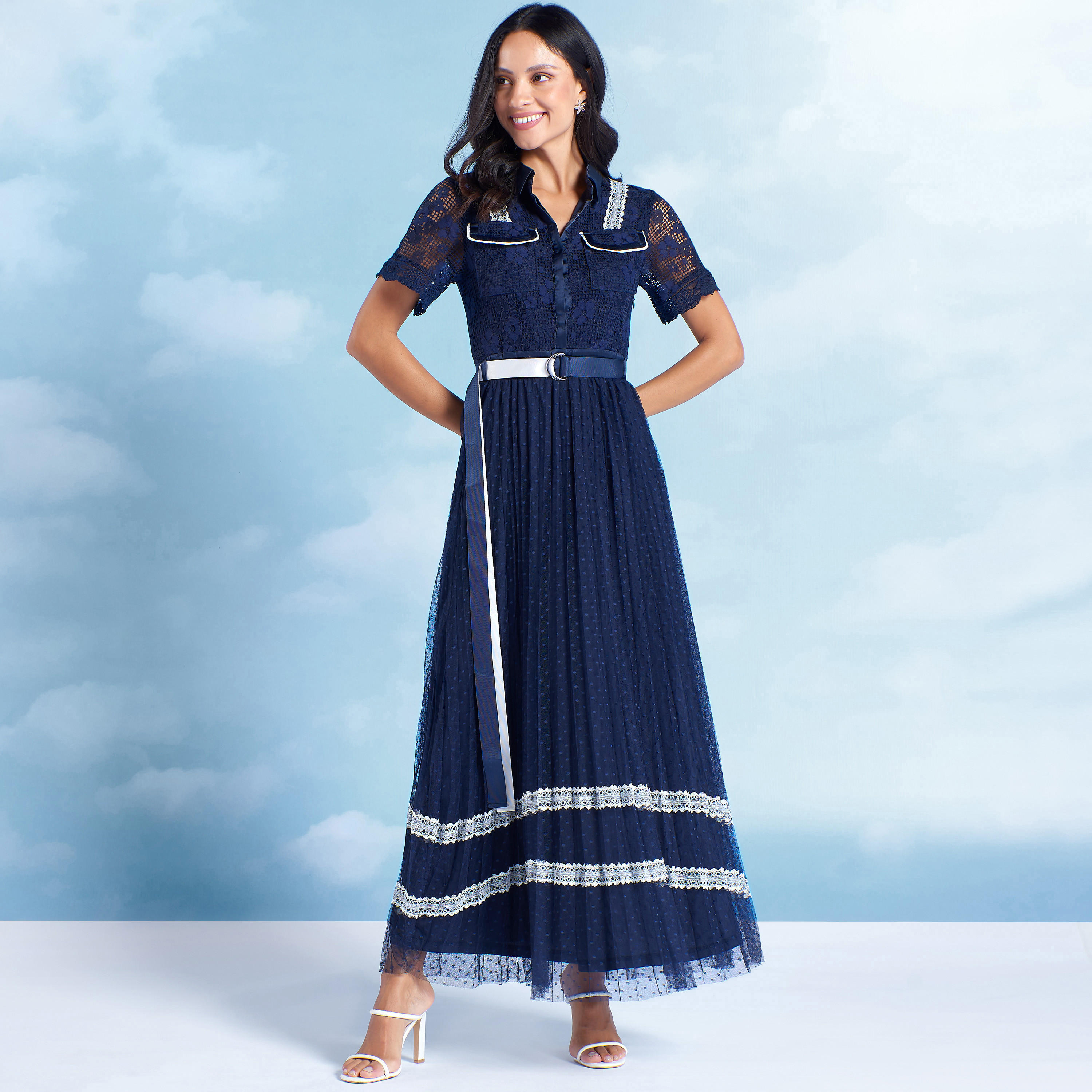 فستان طويل إيه لاين بدانتيل وأكمام طويلة من آيكونيك-women-clothing-dresses-image-1