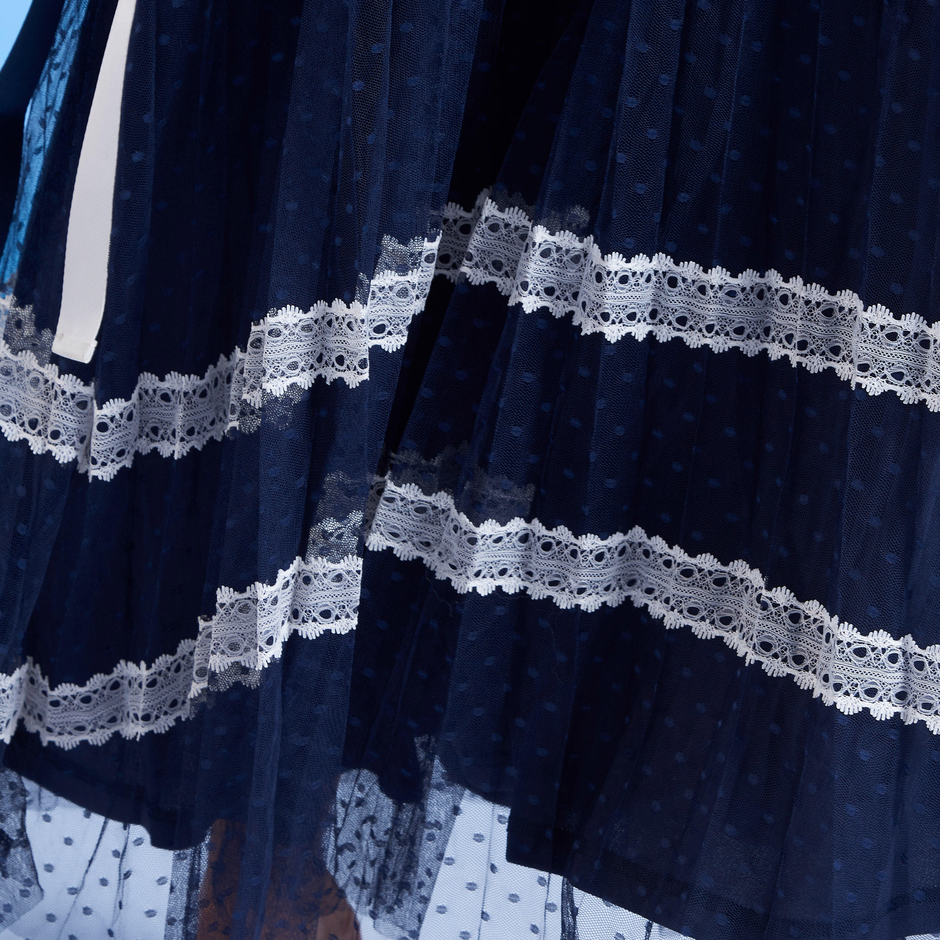 فستان طويل إيه لاين بدانتيل وأكمام طويلة من آيكونيك-women-clothing-dresses-image-5