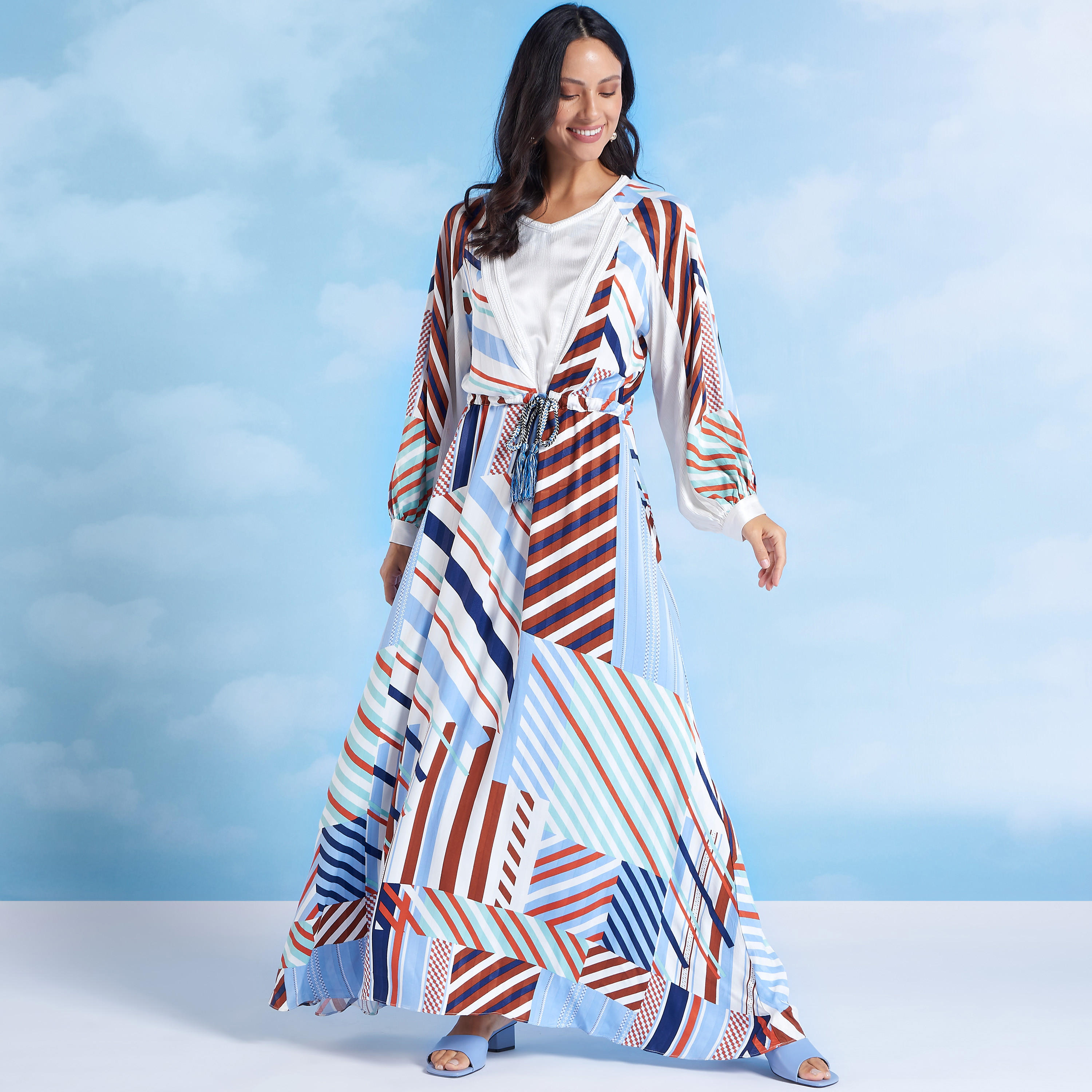 فستان طويل ايه لاين بأكمام بيشوب وأربطة وطبعات من آيكونيك-women-clothing-dresses-image-1