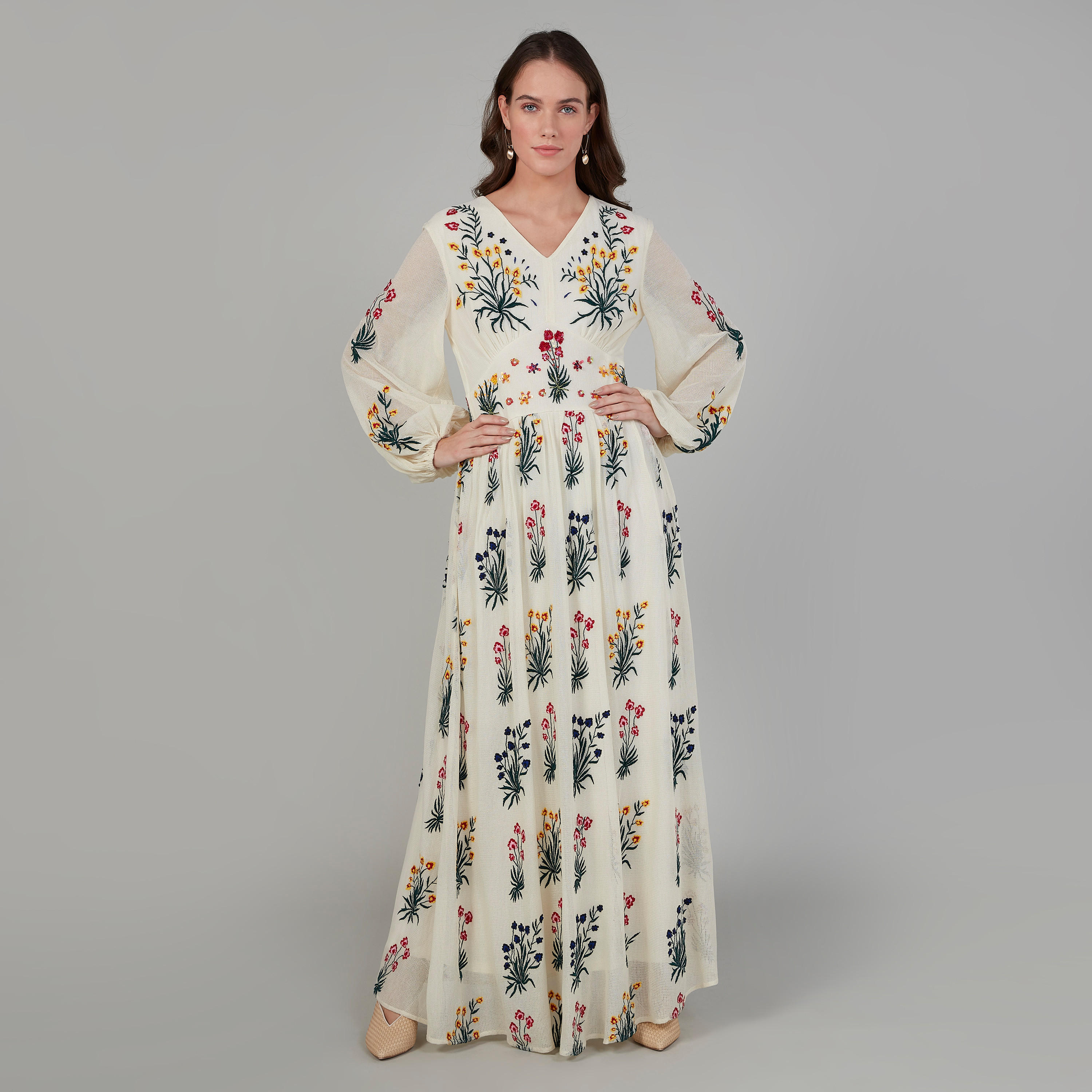 فستان طويل إيه لاين بياقة V وأكمام بيشوب من آيكونيك-women-clothing-dresses-image-1