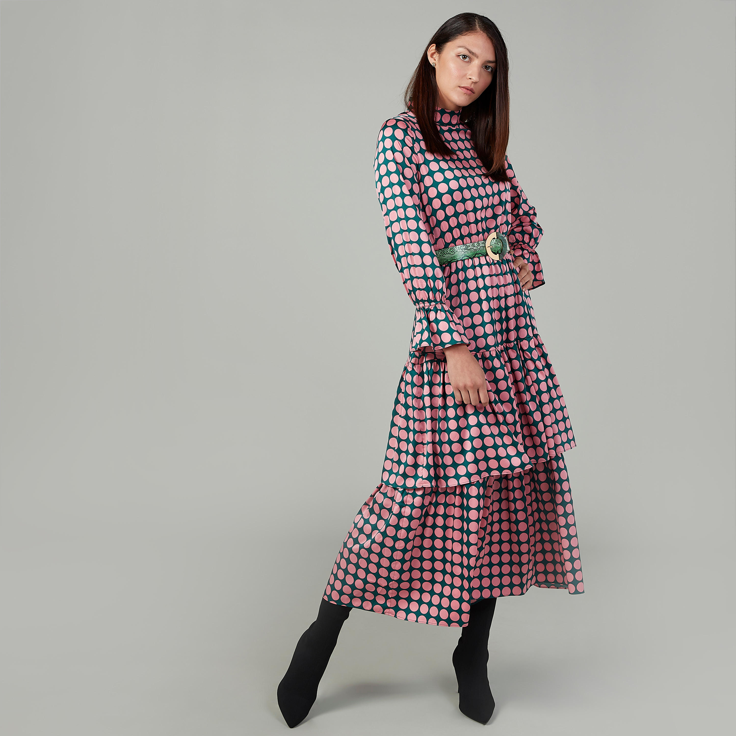فستان ميدي إيه لاين بياقة عالية وطبعات منقّطة وحزام من آيكونيك-women-clothing-dresses-image-2