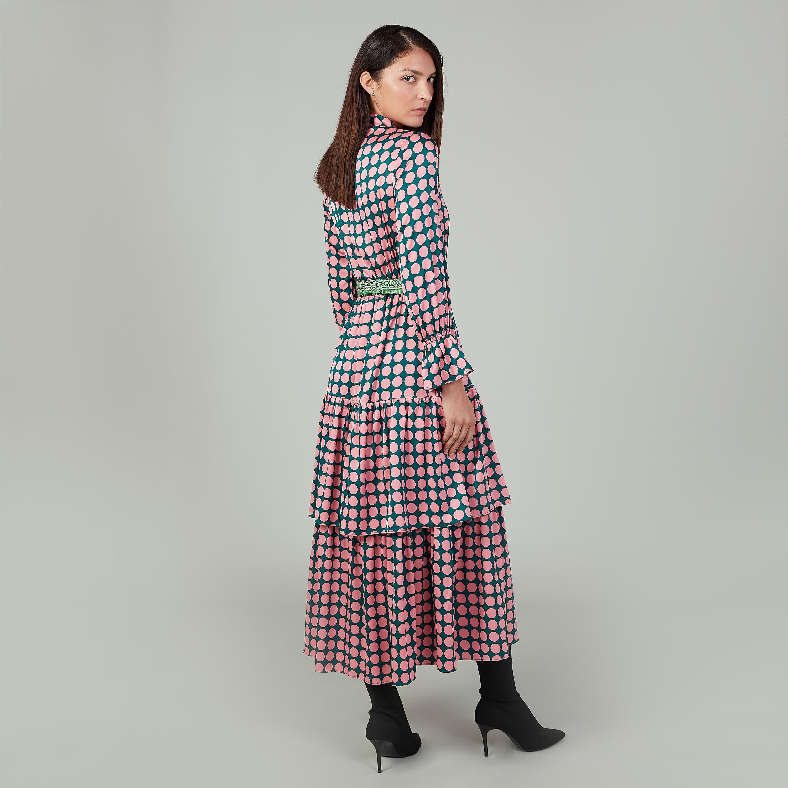 فستان ميدي إيه لاين بياقة عالية وطبعات منقّطة وحزام من آيكونيك-women-clothing-dresses-image-4