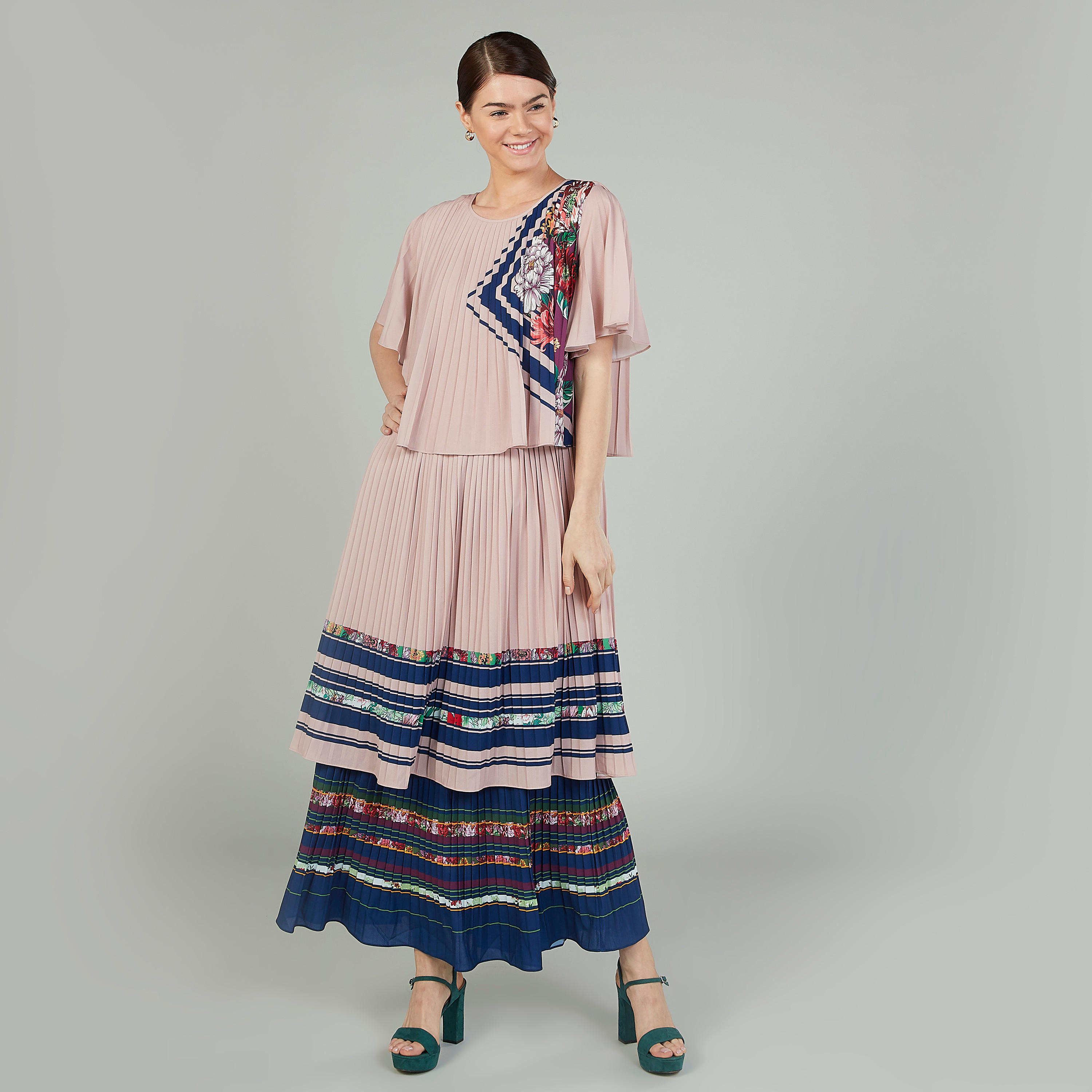 فستان طويل إيه لاين بياقة مستديرة وأكمام قصيرة وطبعات من آيكونيك-women-clothing-dresses-image-1