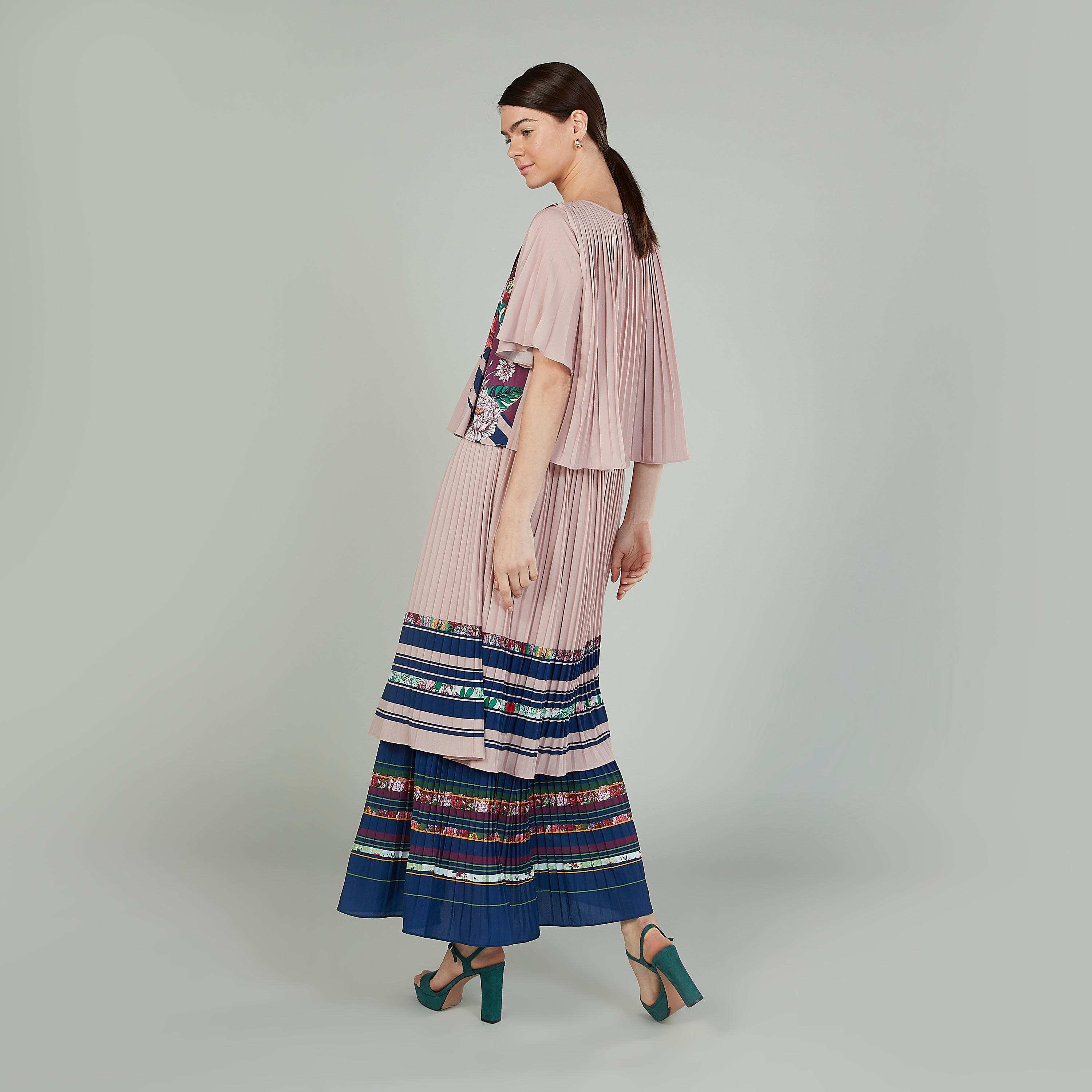 فستان طويل إيه لاين بياقة مستديرة وأكمام قصيرة وطبعات من آيكونيك-women-clothing-dresses-image-2