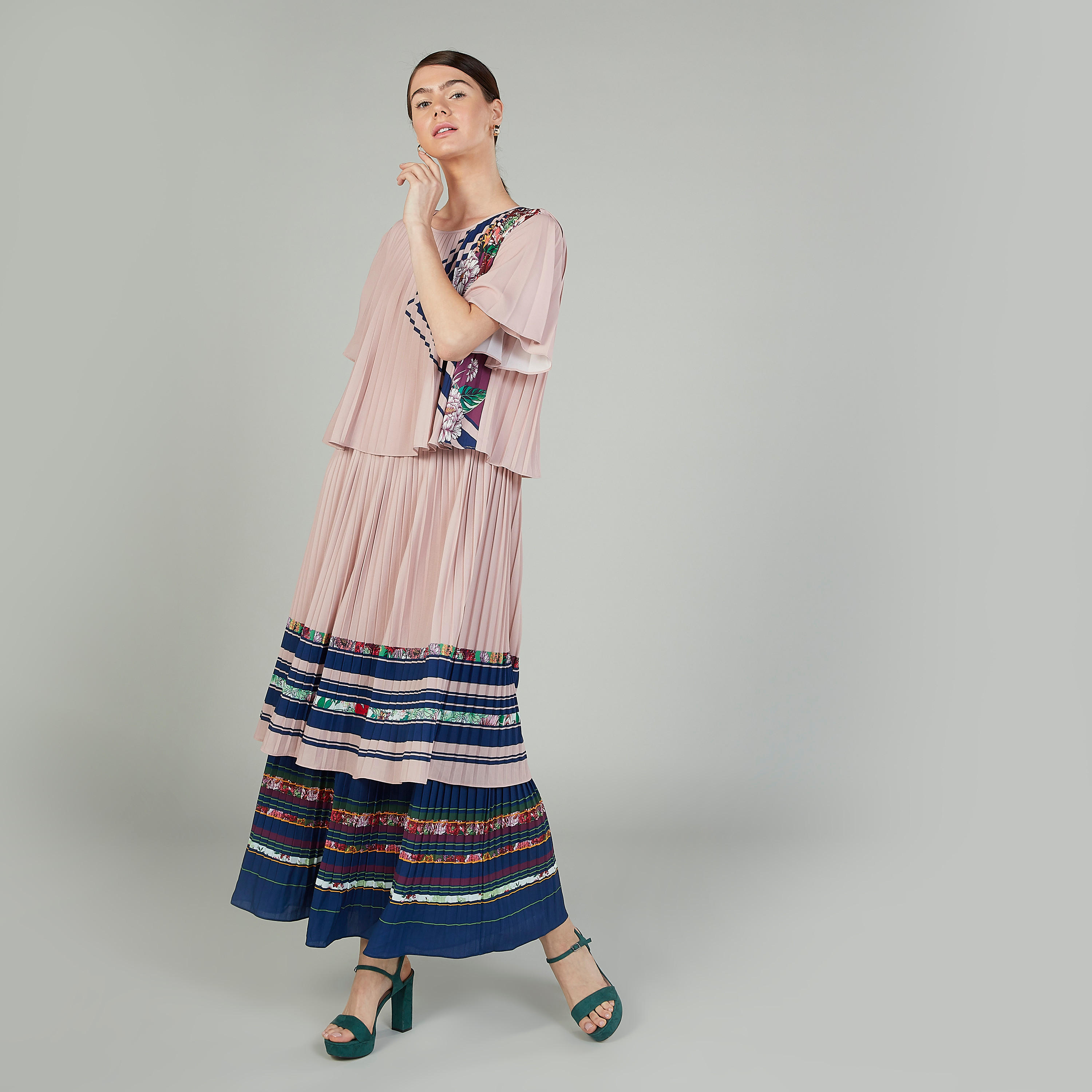 فستان طويل إيه لاين بياقة مستديرة وأكمام قصيرة وطبعات من آيكونيك-women-clothing-dresses-image-4