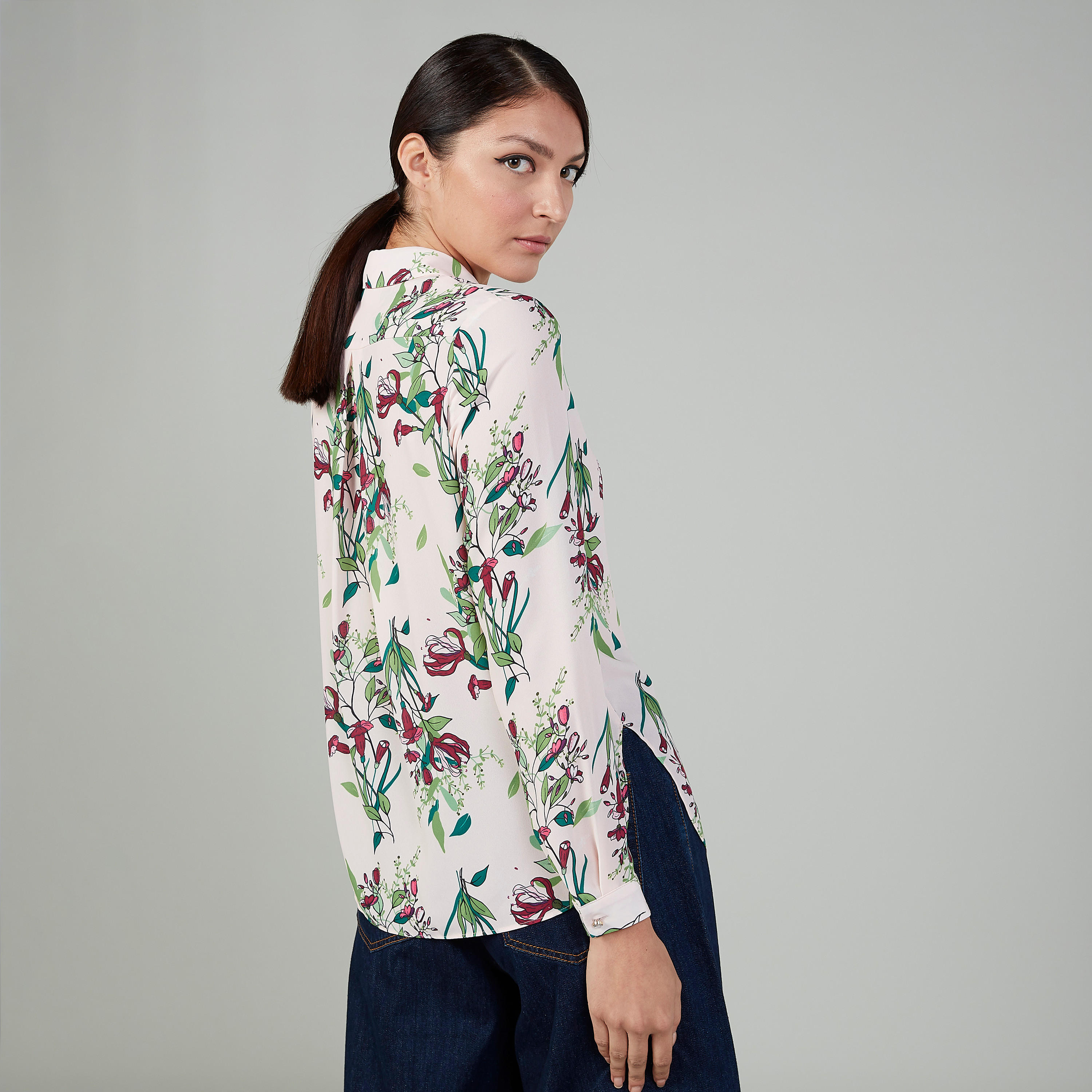 قميص بأكمام طويلة وأزرار مخفية وطبعات من آيكونيك-women-clothing-shirtsandblouses-shirts-image-4