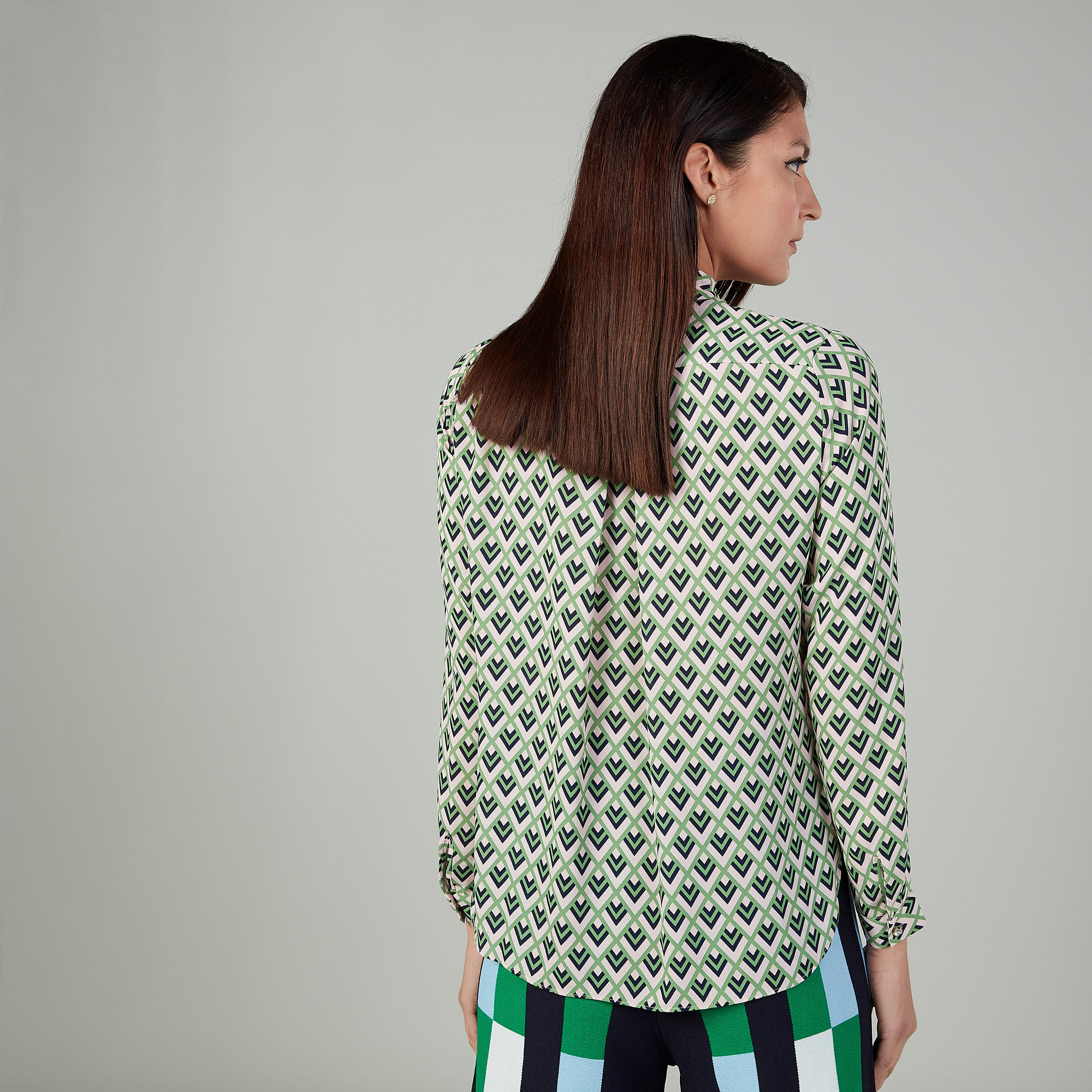 قميص بأكمام طويلة وأزرار مخفية وطبعات من آيكونيك-women-clothing-shirtsandblouses-shirts-image-4