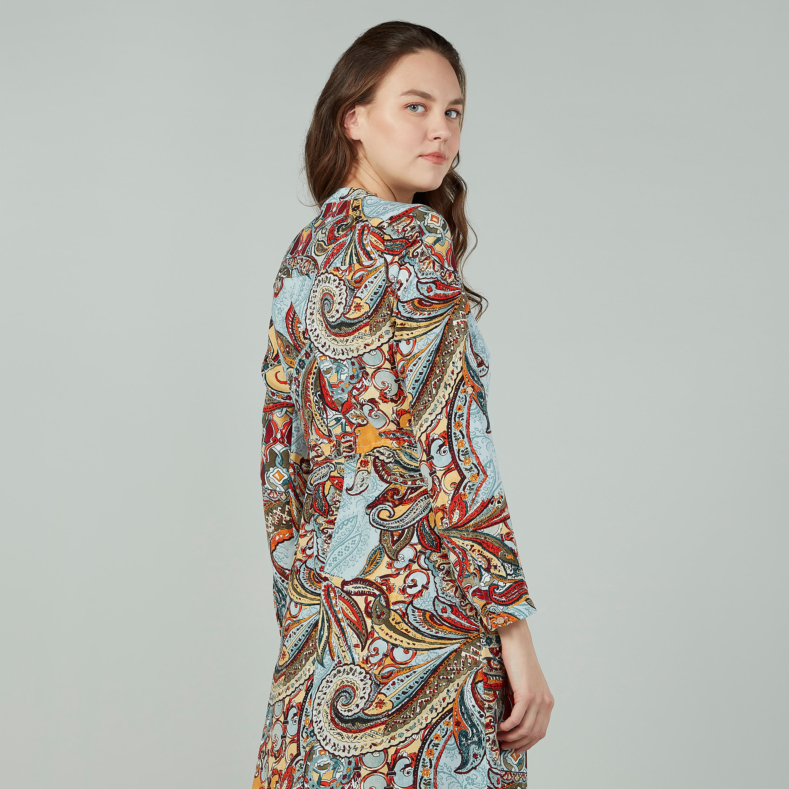 فستان طويل بياقة V وأكمام طويلة وطبعات بيزلي من آيكونيك-women-clothing-dresses-image-4