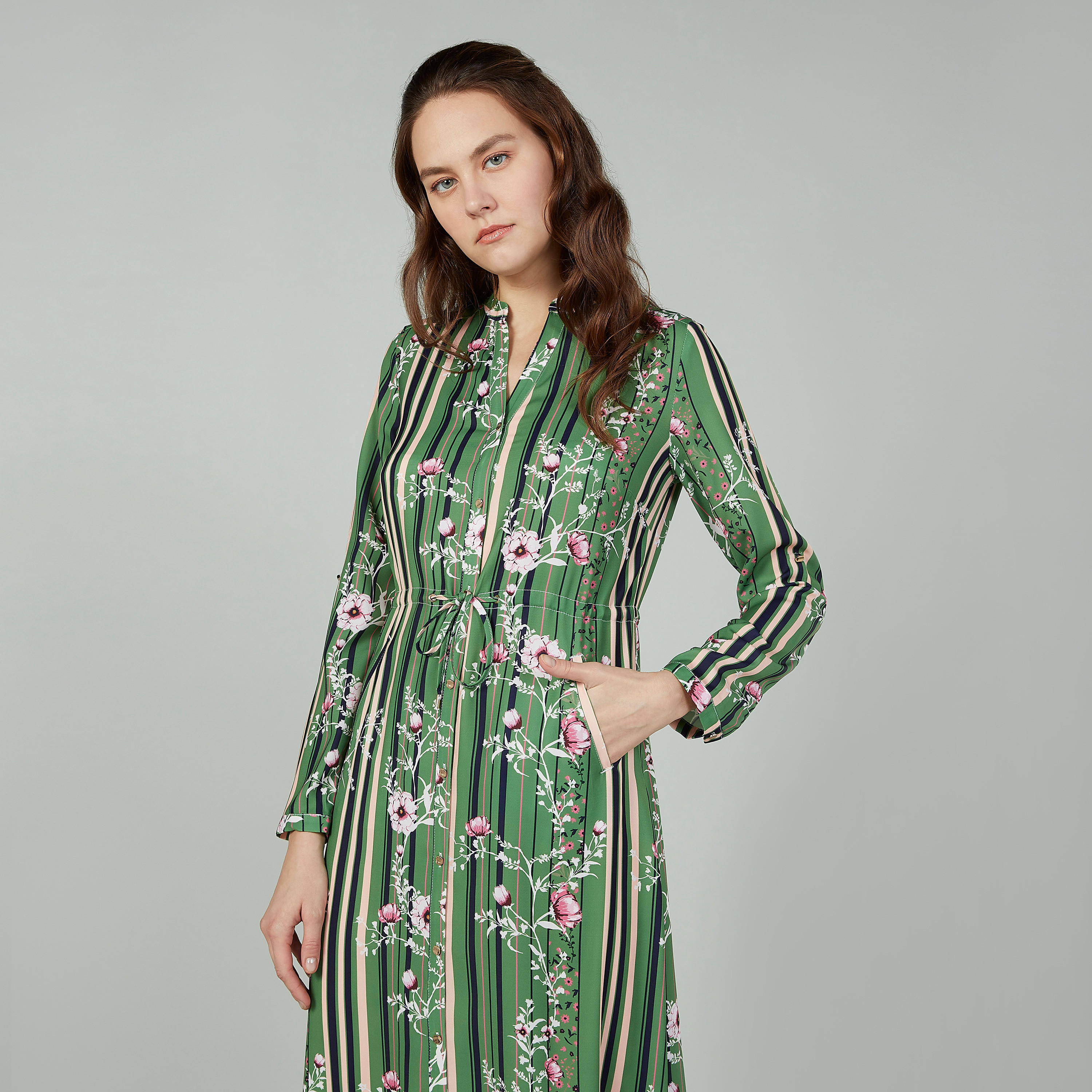 فستان طويل  مخطط بياقة V وأكمام طويلة بتفاصيل أزهارمن آيكونيك-women-clothing-dresses-image-3
