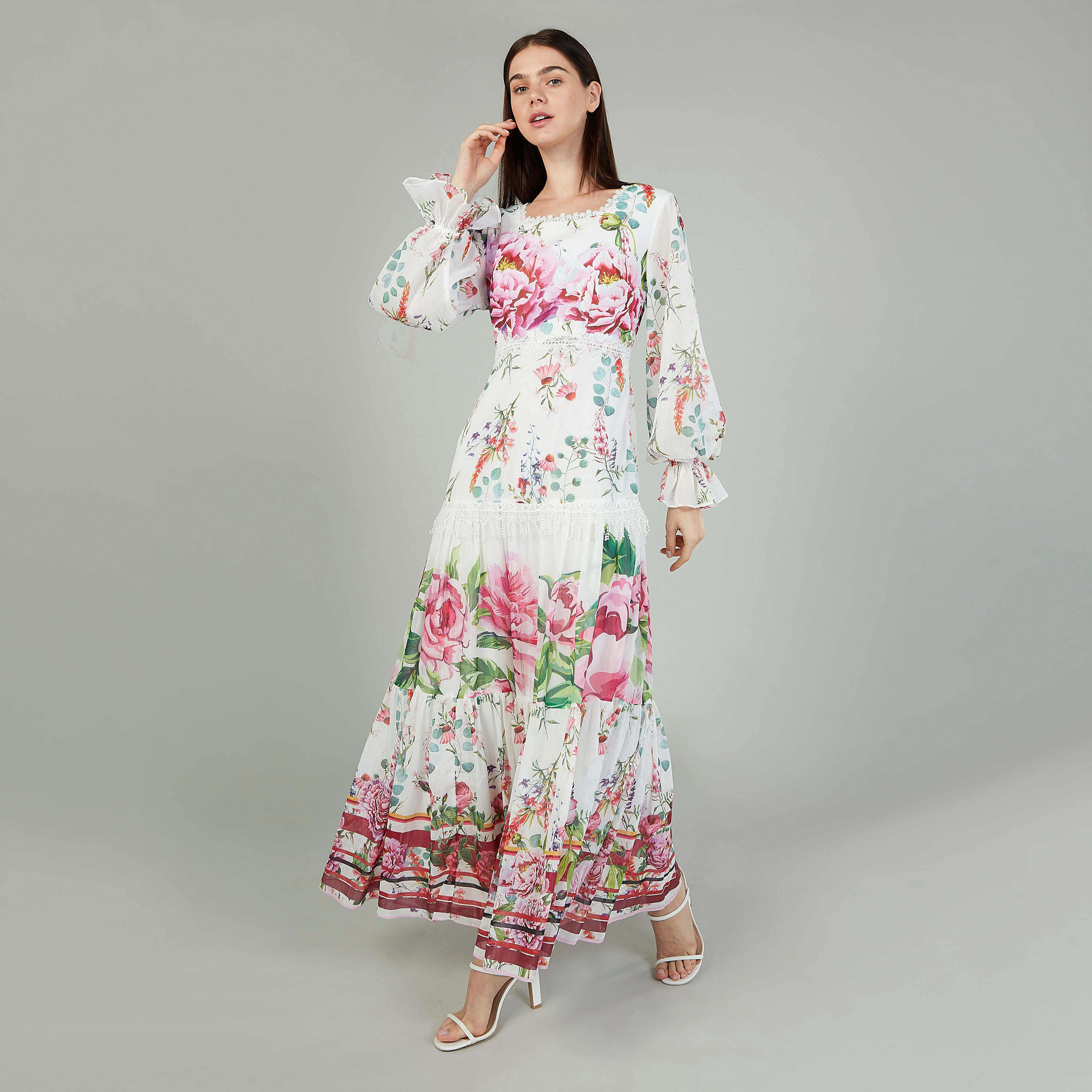 فستان طويل بأكمام طويلة وتفاصيل دانتيل وطبعات زهرية من آيكونيك-women-clothing-dresses-image-1
