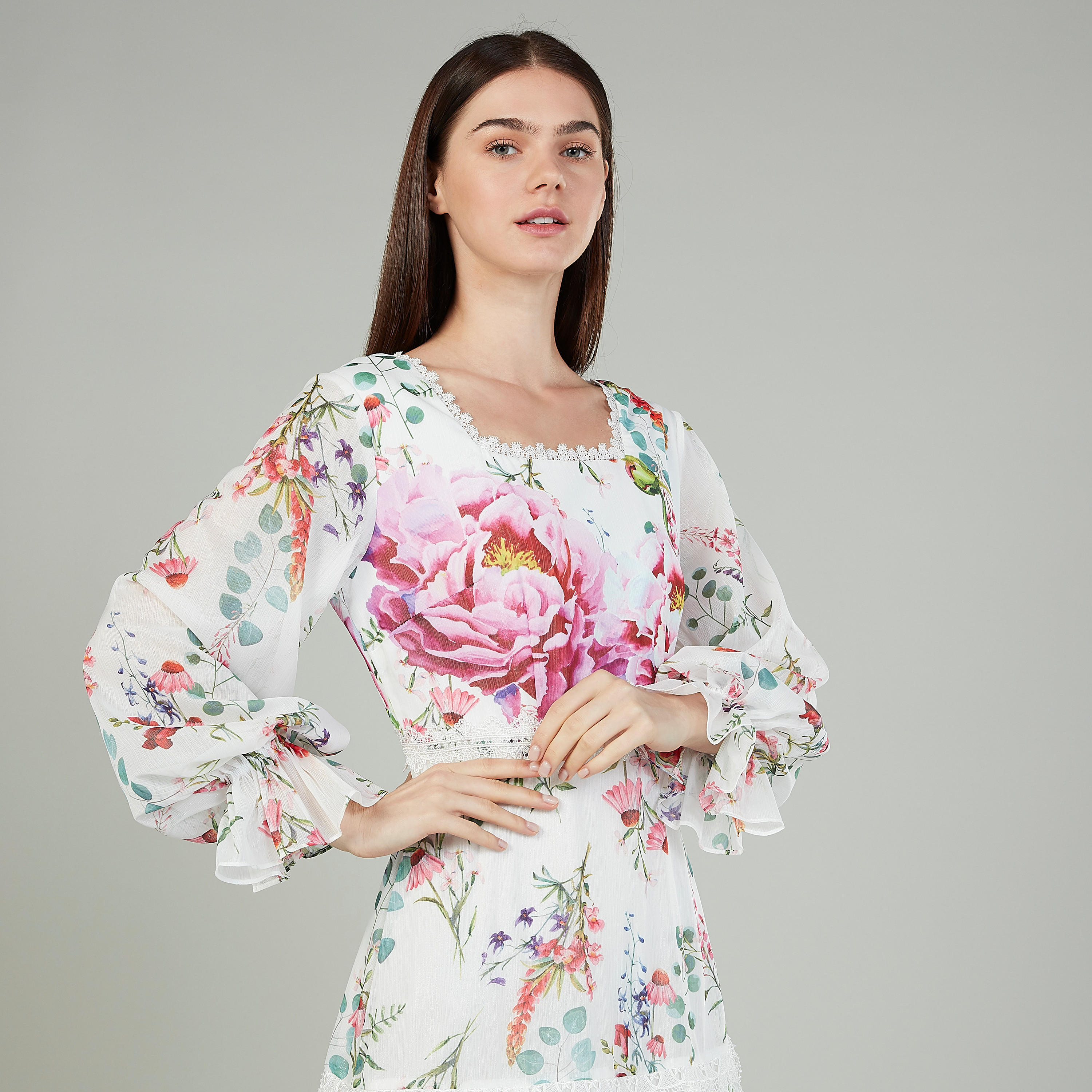 فستان طويل بأكمام طويلة وتفاصيل دانتيل وطبعات زهرية من آيكونيك-women-clothing-dresses-image-3
