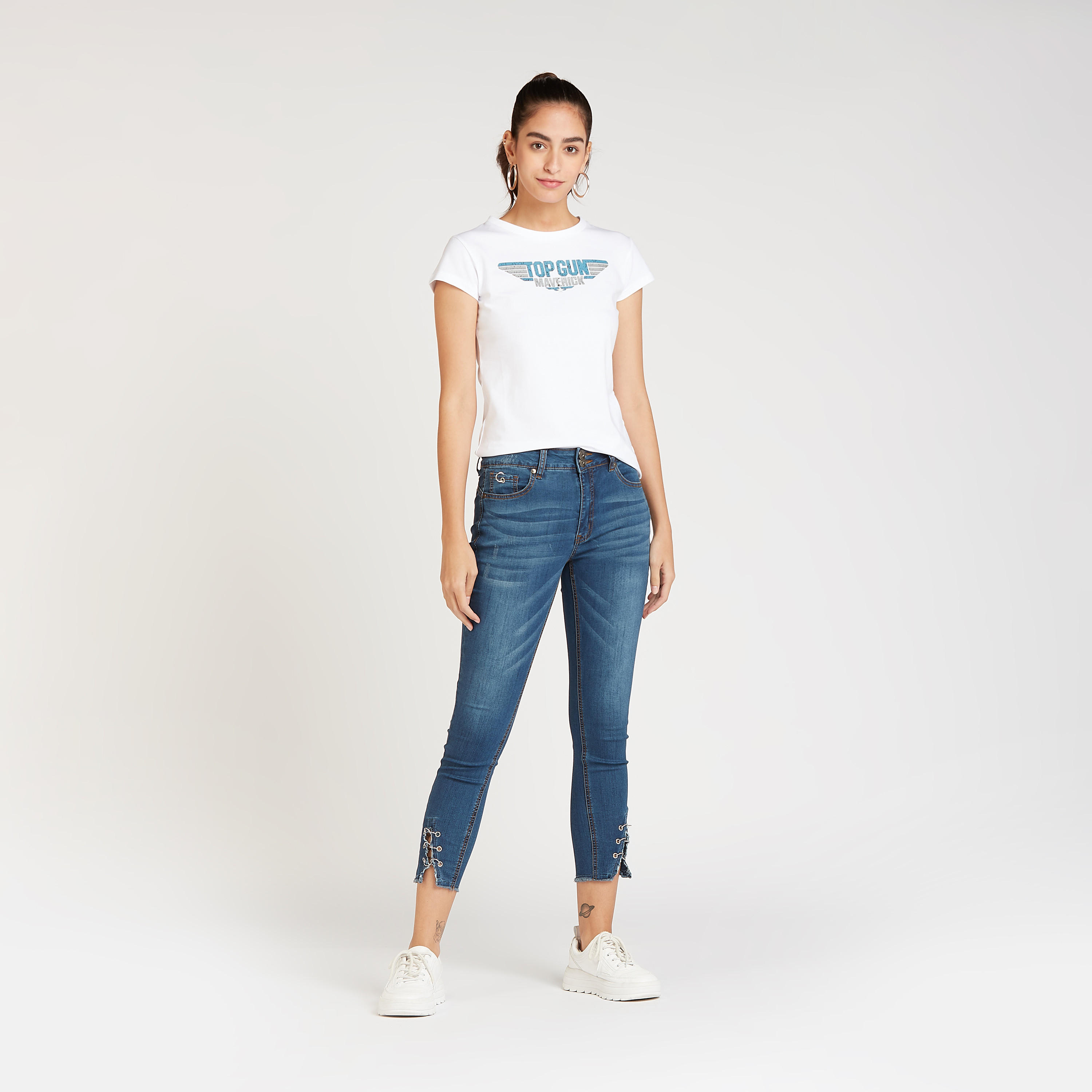بنطلون جينز قصير واسع بخصر مرتفع بارز الملمس بجيوب من آيكونيك-women-clothing-bottoms-jeans-image-2