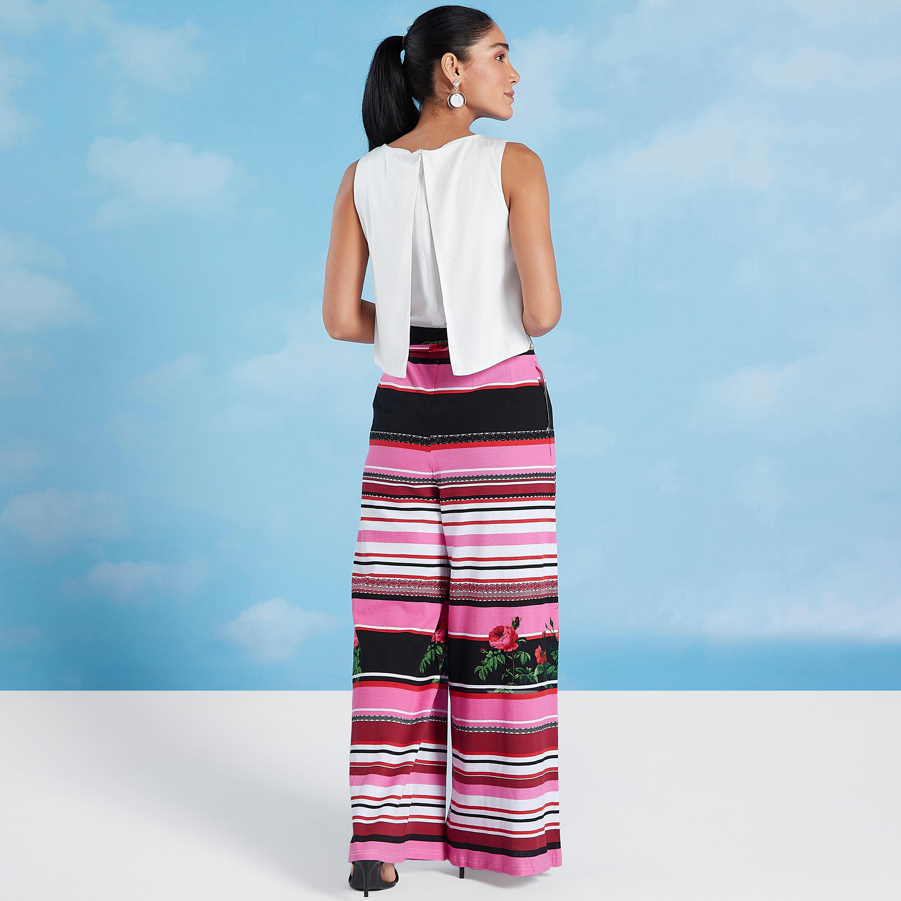 أفرول مزخرف مخطط بتفاصيل جيوب من آيكونيك-women-clothing-jumpsuits-image-4