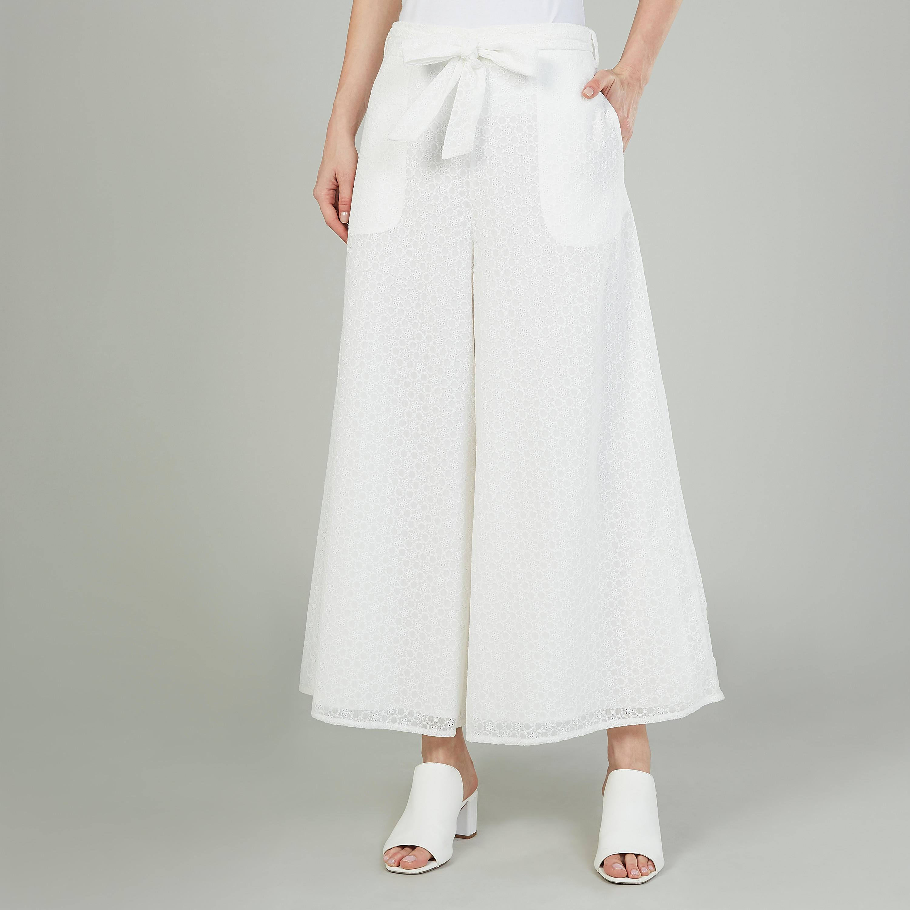 بنطلون بلازو بارز الملمس بتفاصيل جيوب وأربطة من آيكونيك-women-clothing-bottoms-trousers-image-1