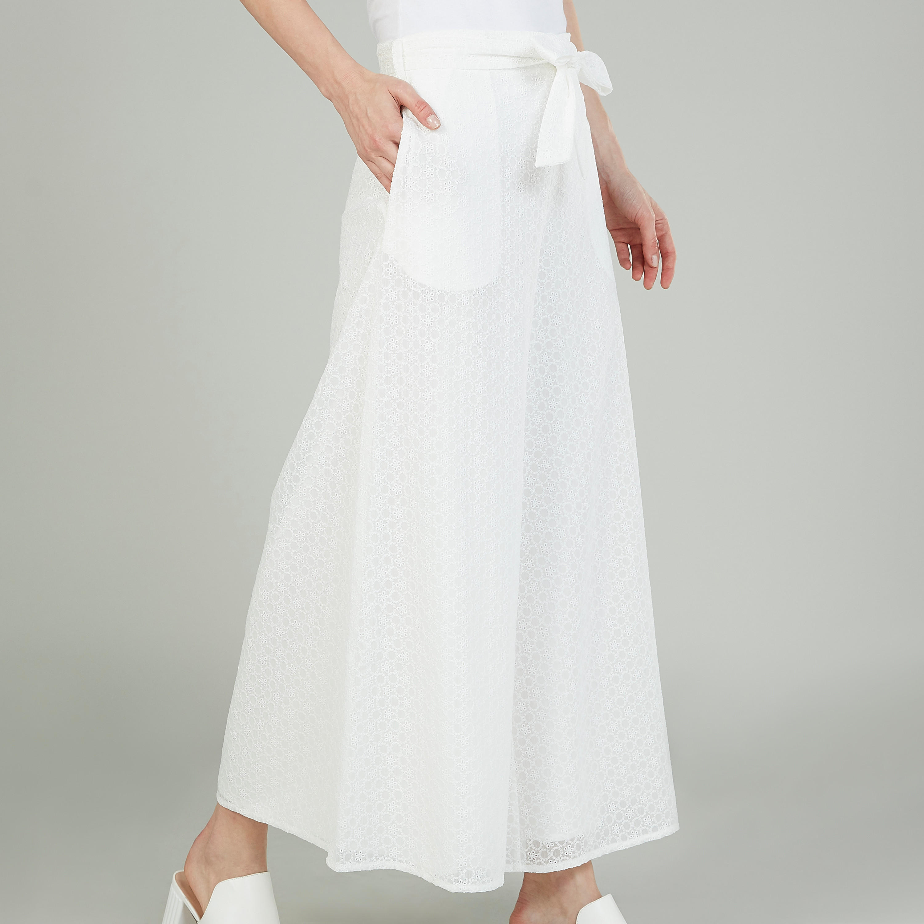 بنطلون بلازو بارز الملمس بتفاصيل جيوب وأربطة من آيكونيك-women-clothing-bottoms-trousers-image-3