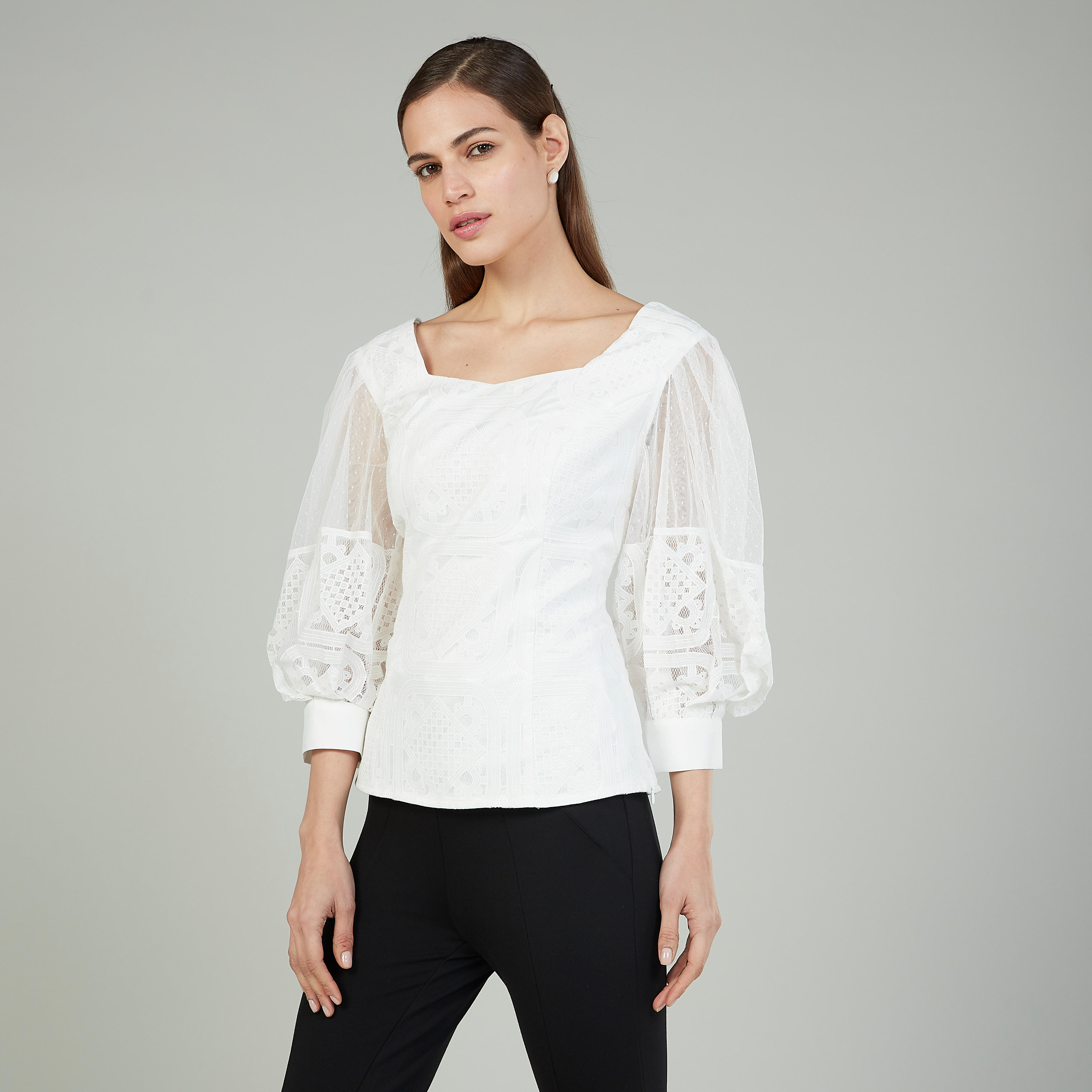 بلوزة بارزة الملمس بياقة قارب وأكمام 3/4 من آيكونيك-women-clothing-shirtsandblouses-blouses-image-1