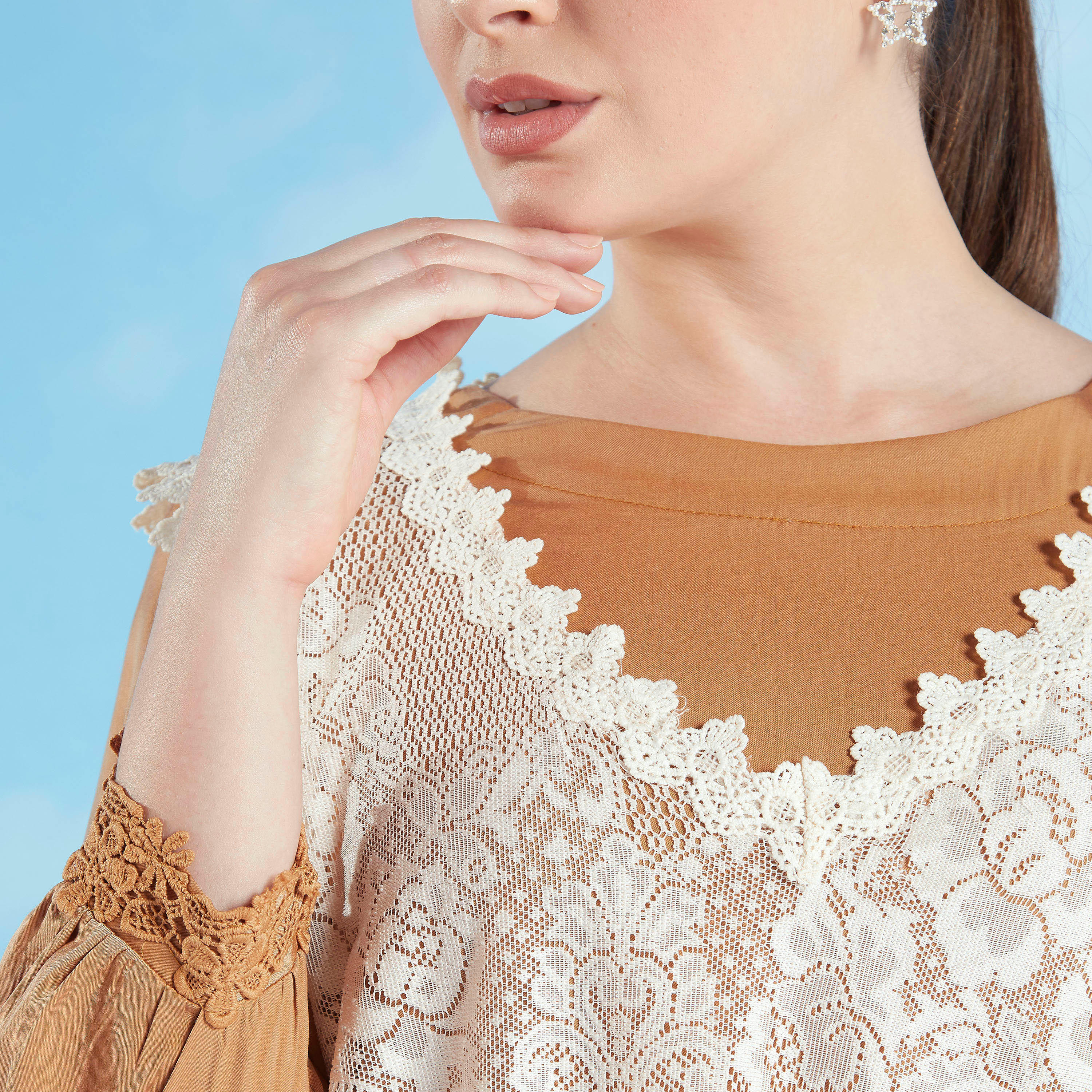بلوزة دانتيل بياقة مستديرة وشراشيب من آيكونيك-women-clothing-shirtsandblouses-blouses-image-3