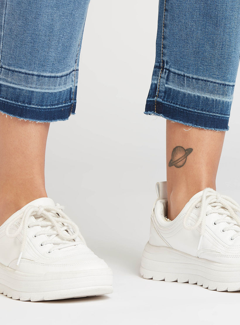 بنطلون جينز قصير واسع مع تفاصيل جيوب وخصر مرتفع من آيكونيك-women-clothing-bottoms-jeans-image-3