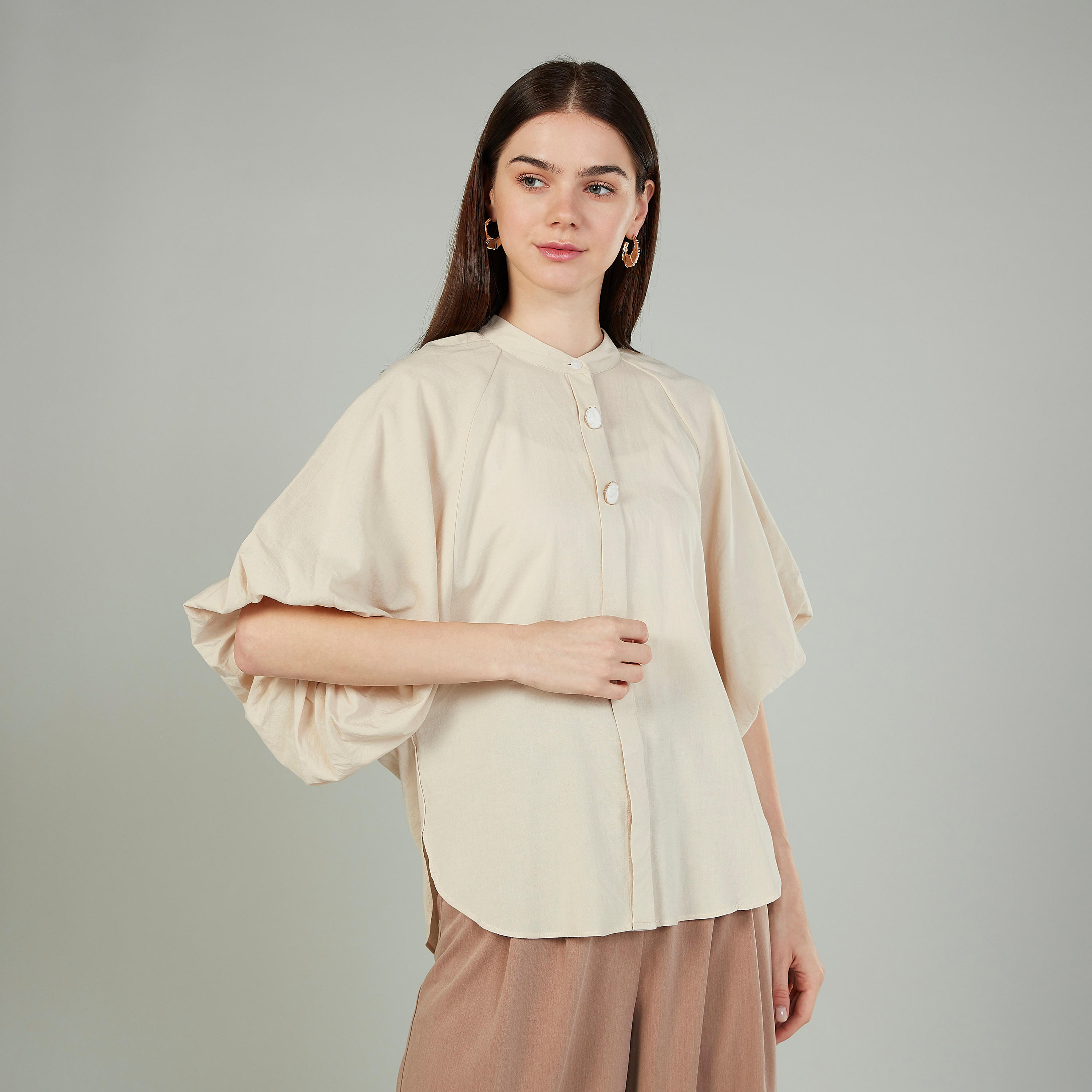 بلوزة سادة بياقة ماندارين وأكمام 3/4 من آيكونيك-women-clothing-shirtsandblouses-blouses-image-1