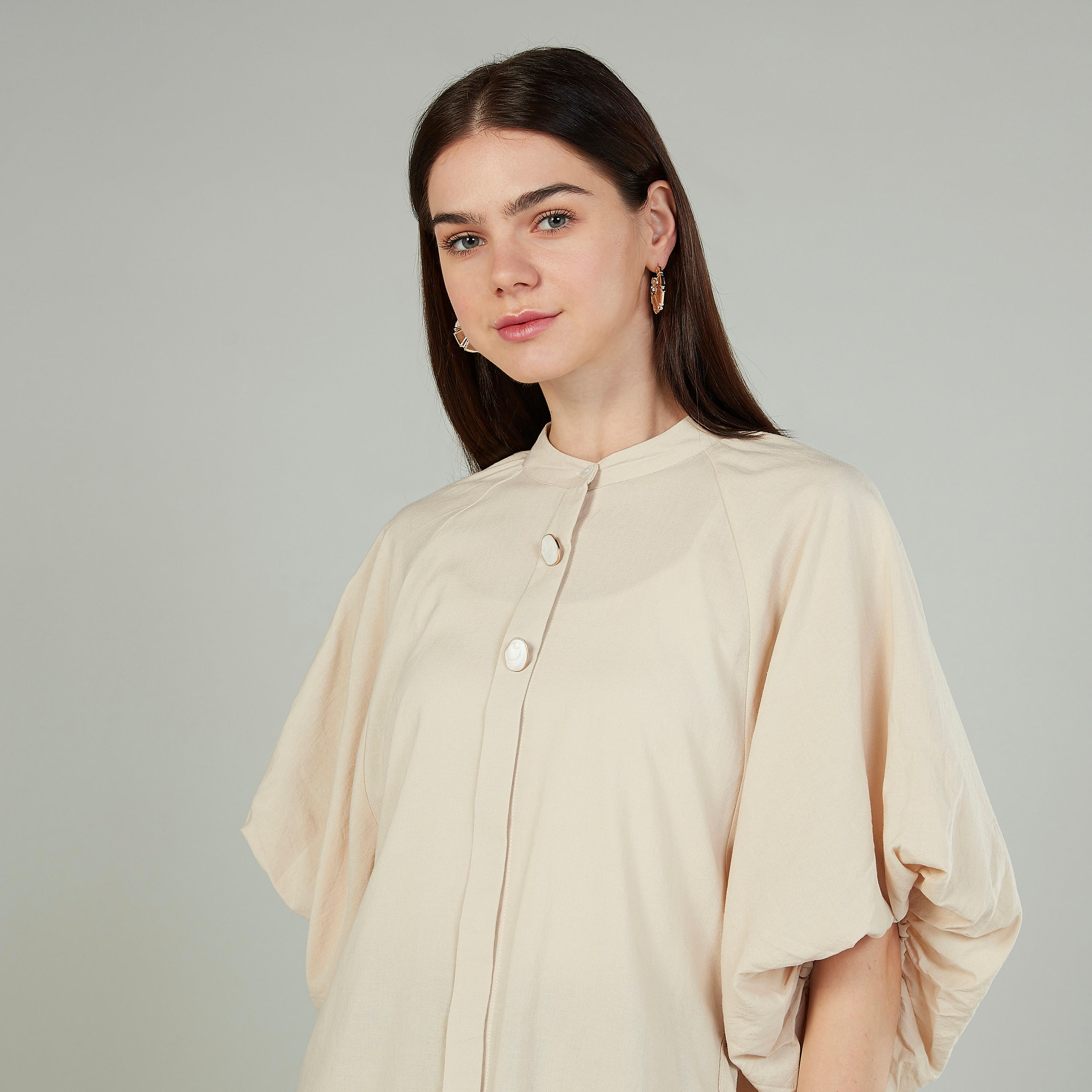 بلوزة سادة بياقة ماندارين وأكمام 3/4 من آيكونيك-women-clothing-shirtsandblouses-blouses-image-3