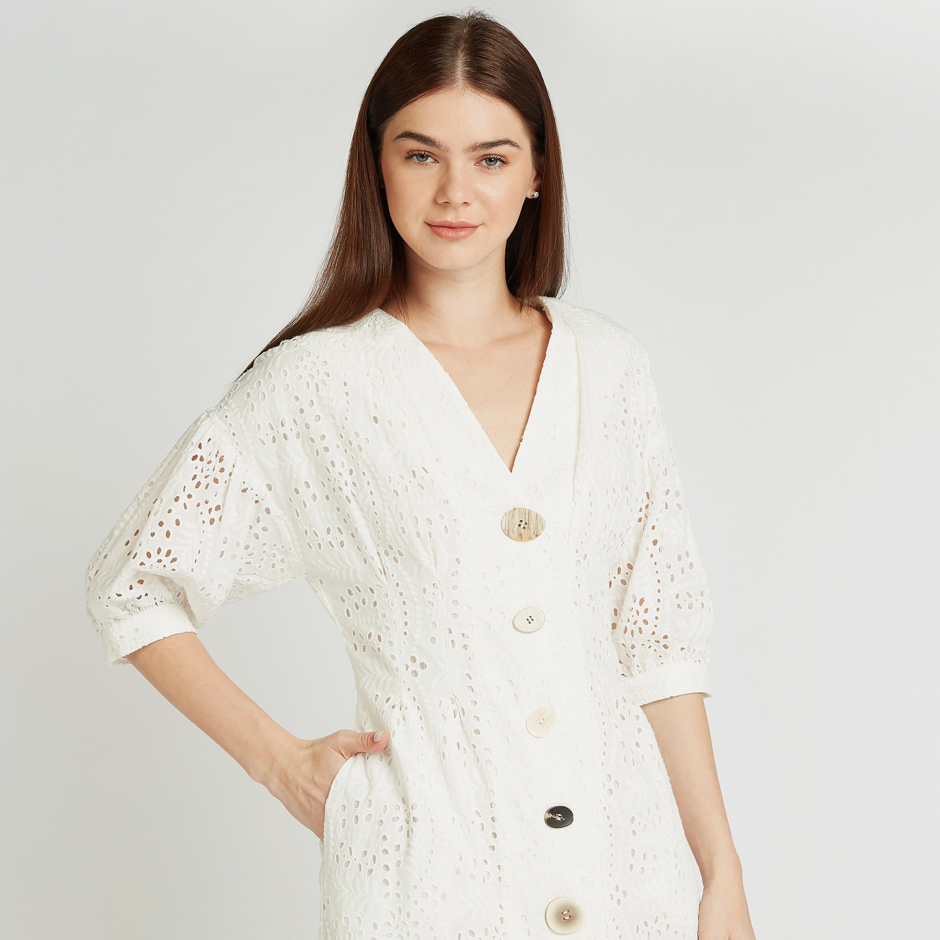 فستان واسع ميدي بتفاصيل شيفلي بياقة v وأكمام 3/4 من آيكونيك-women-clothing-dresses-image-3