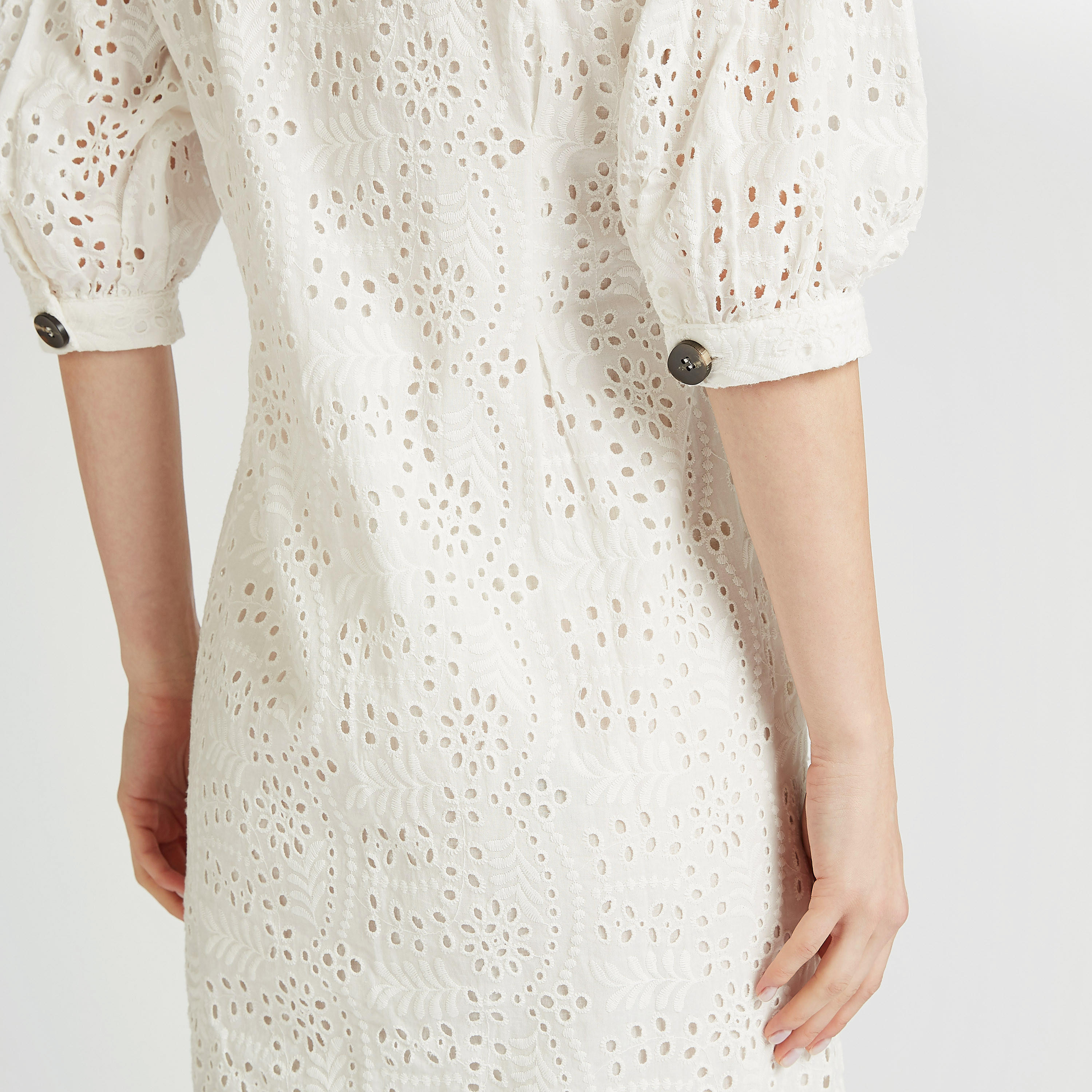 فستان واسع ميدي بتفاصيل شيفلي بياقة v وأكمام 3/4 من آيكونيك-women-clothing-dresses-image-5