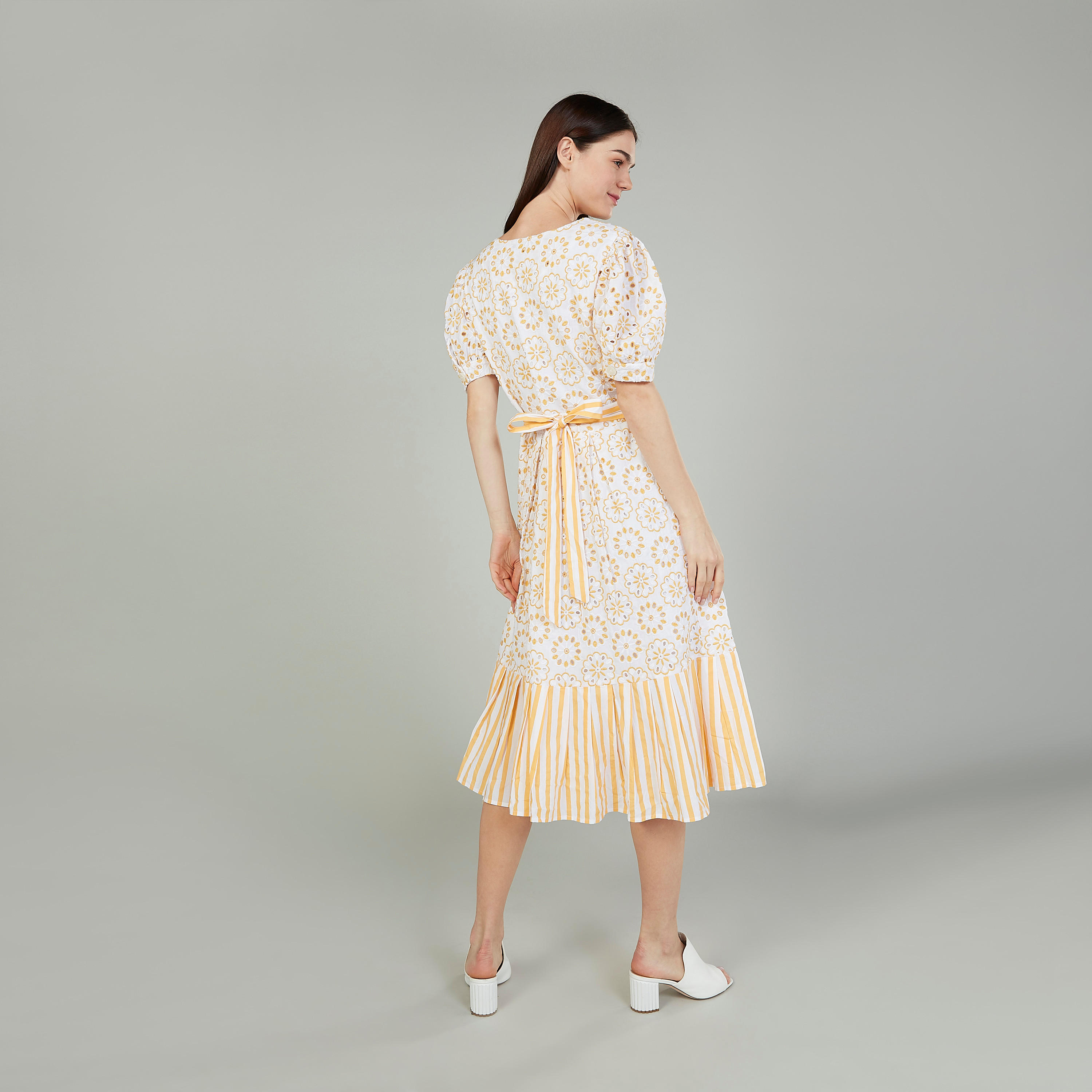 فستان متوسط الطول إيه لاين بأكمام قصيرة وأربطة من أيكونيك-women-clothing-dresses-image-4