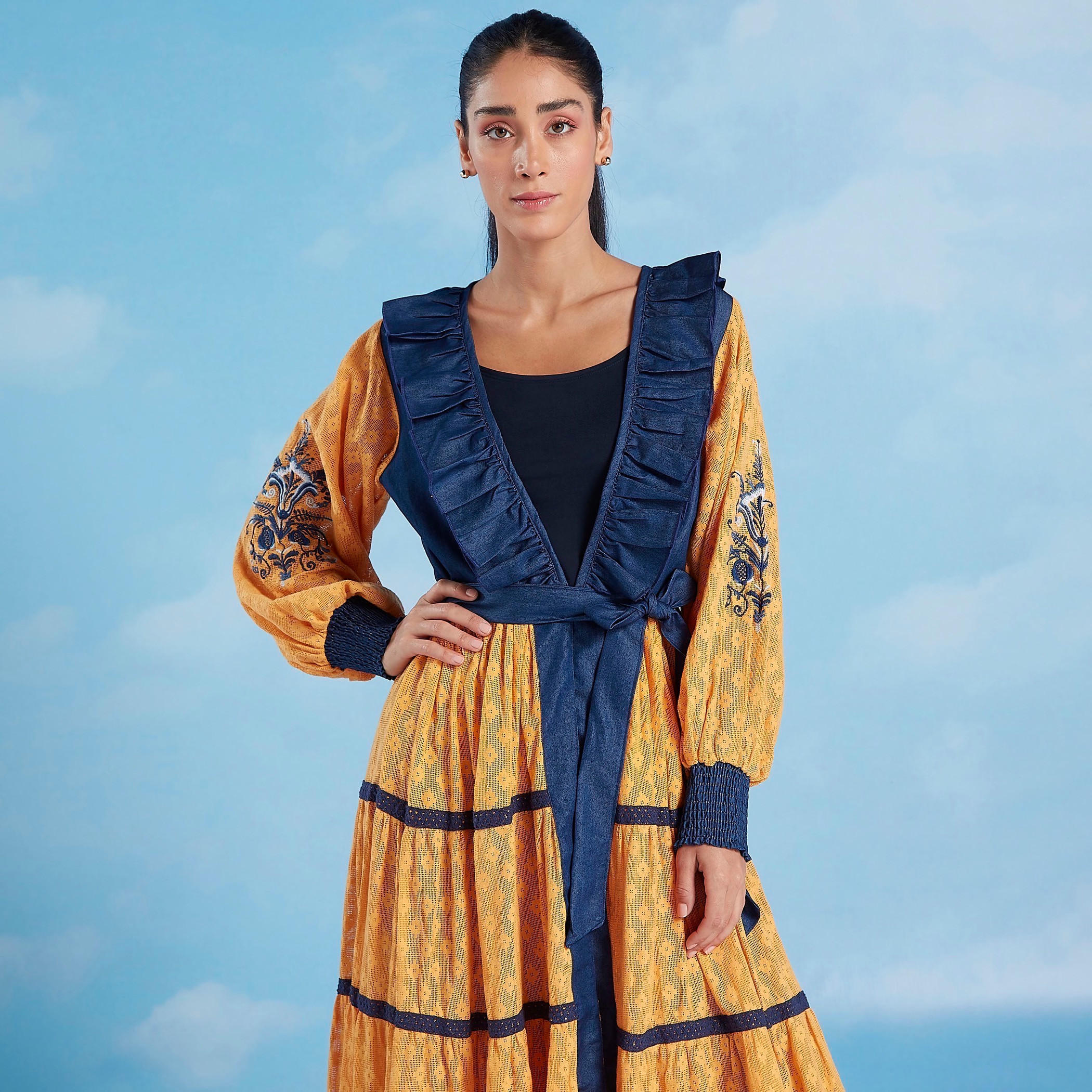 كيمونو بقصة واسعة بأكمام بيشوب بأربطة بطبعات من آيكونيك-women-clothing-shirtsandblouses-blouses-image-2