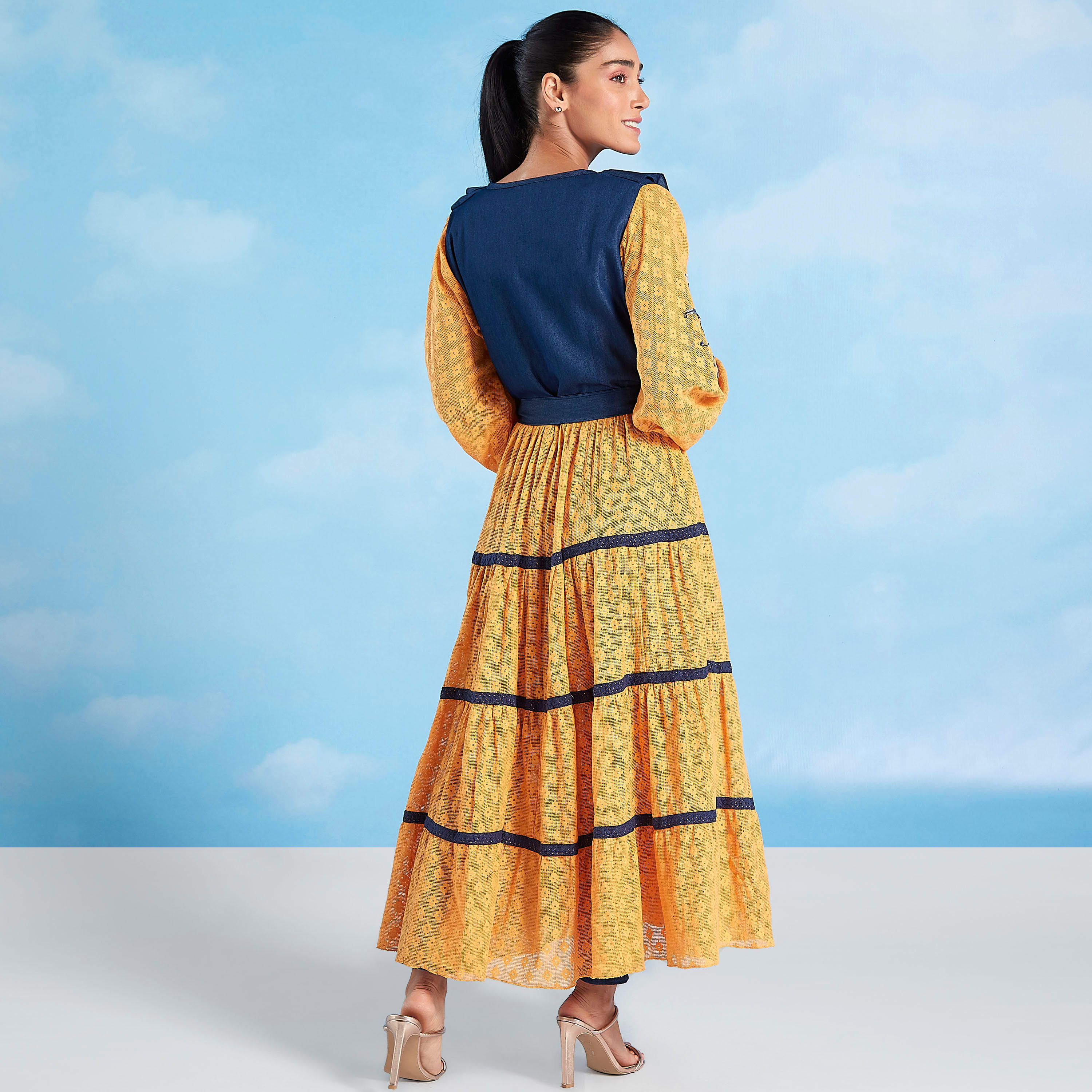 كيمونو بقصة واسعة بأكمام بيشوب بأربطة بطبعات من آيكونيك-women-clothing-shirtsandblouses-blouses-image-5