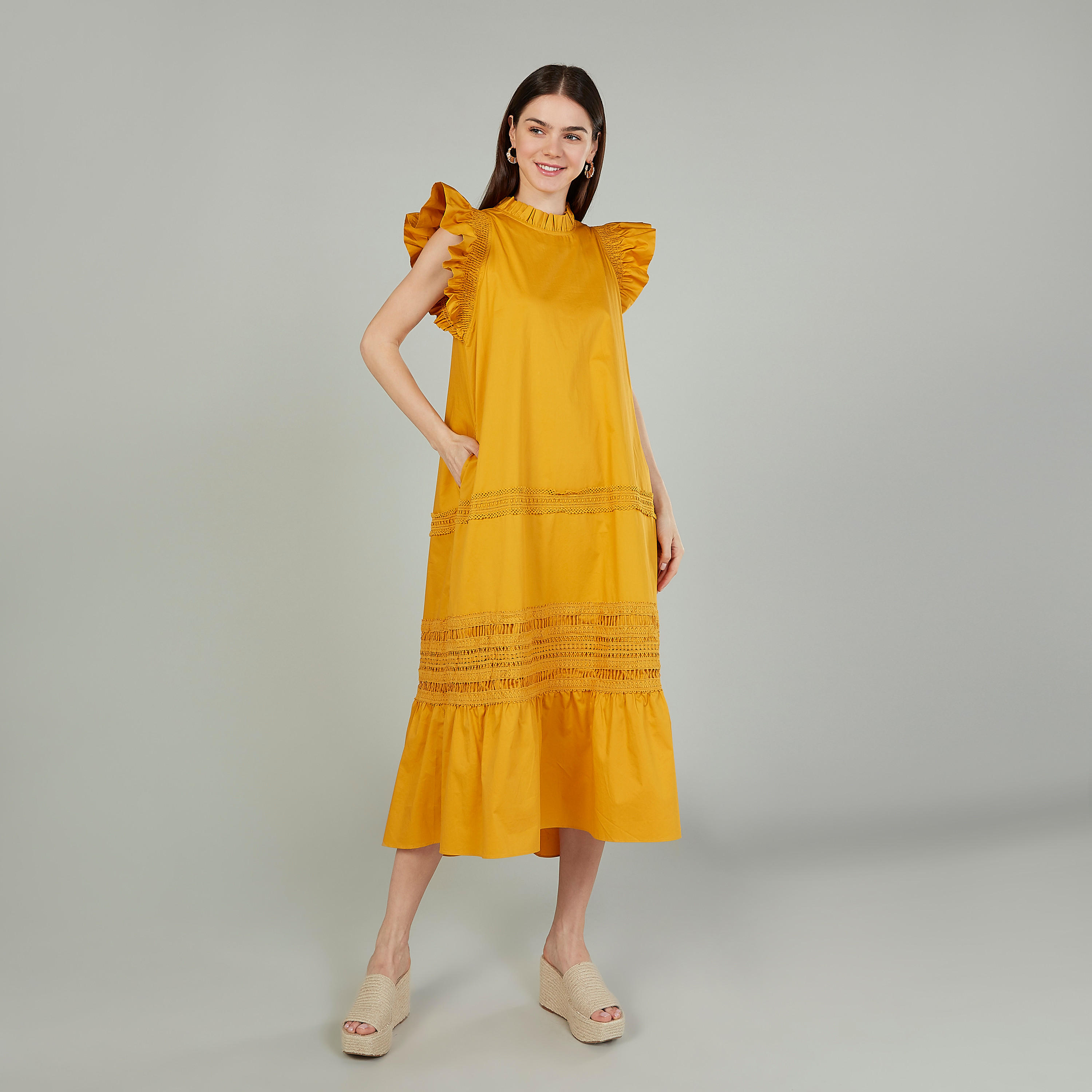 فستان إيه لاين متوسط الطول بتفاصيل دانتيل بأكمام كاب من أيكونيك-women-clothing-dresses-image-1